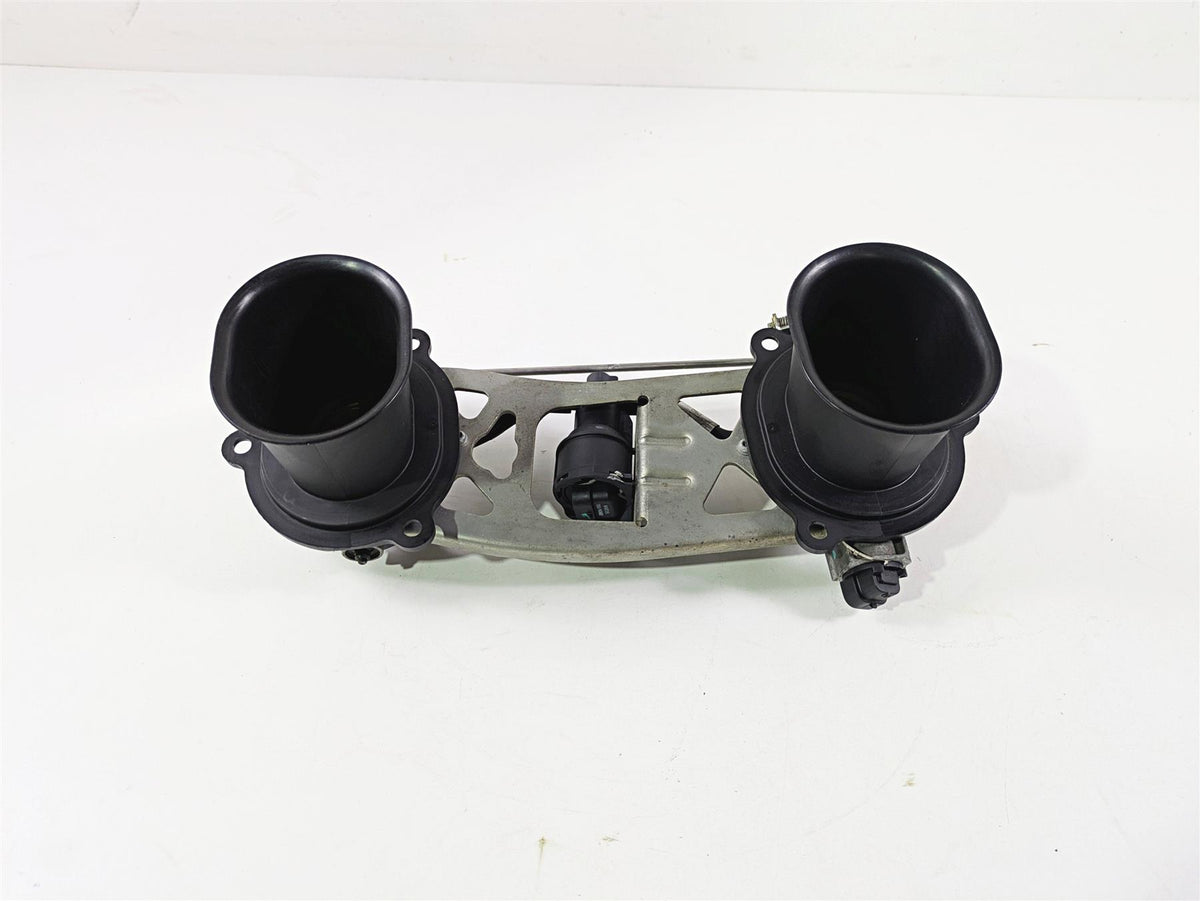 2010 Ducati Streetfighter 1098 S Throttle Body Bodies READ 28240791B {{ shop.shopifyCountryName }} - Mototech271