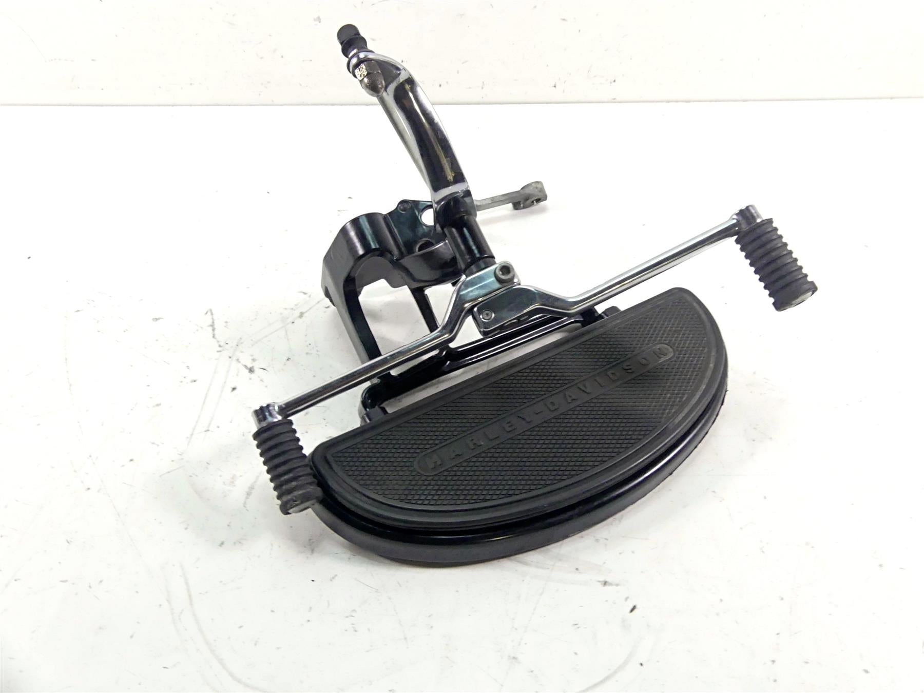 2013 Harley Softail FLSTFB Fat Boy Lo Left Front Floorboard Shifter Set 33630-07 {{ shop.shopifyCountryName }} - Mototech271