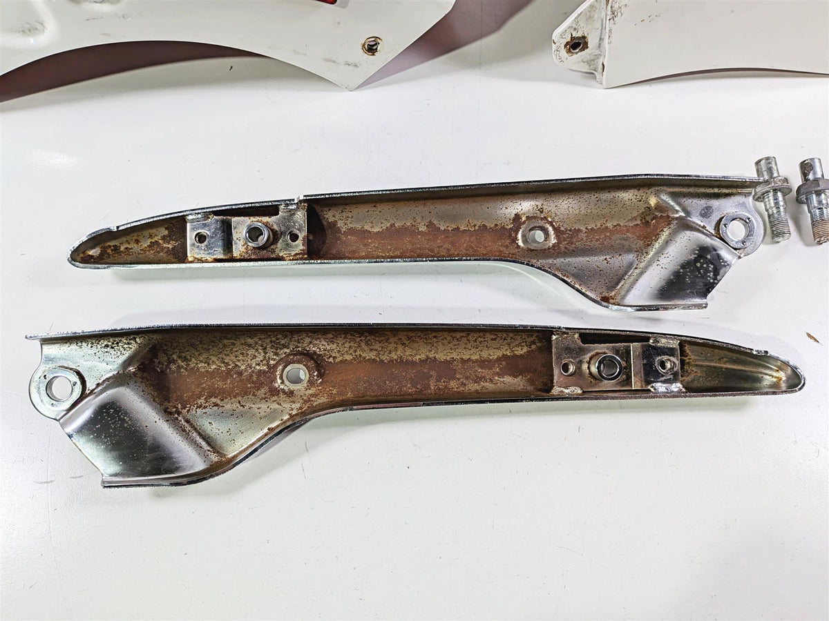 1997 Honda GL1500 CA Valkyrie Rear Fender Set & Chrome Struts 80110-MZ0-670-Mototech271