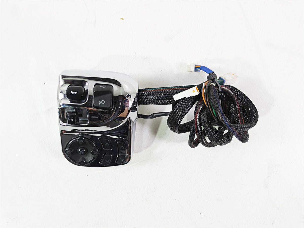 2017 Indian Chieftain Limited Chrome Left Hand Control Switch Audio 4015197 {{ shop.shopifyCountryName }} - Mototech271