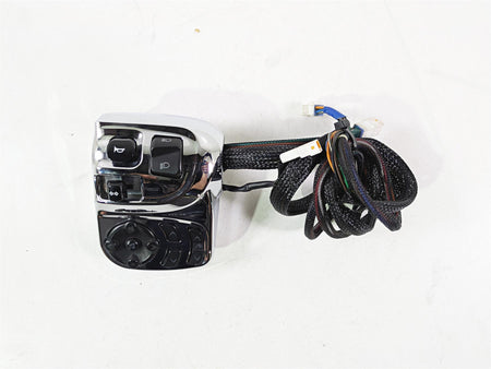 2017 Indian Chieftain Limited Chrome Left Hand Control Switch Audio 4015197 {{ shop.shopifyCountryName }} - Mototech271