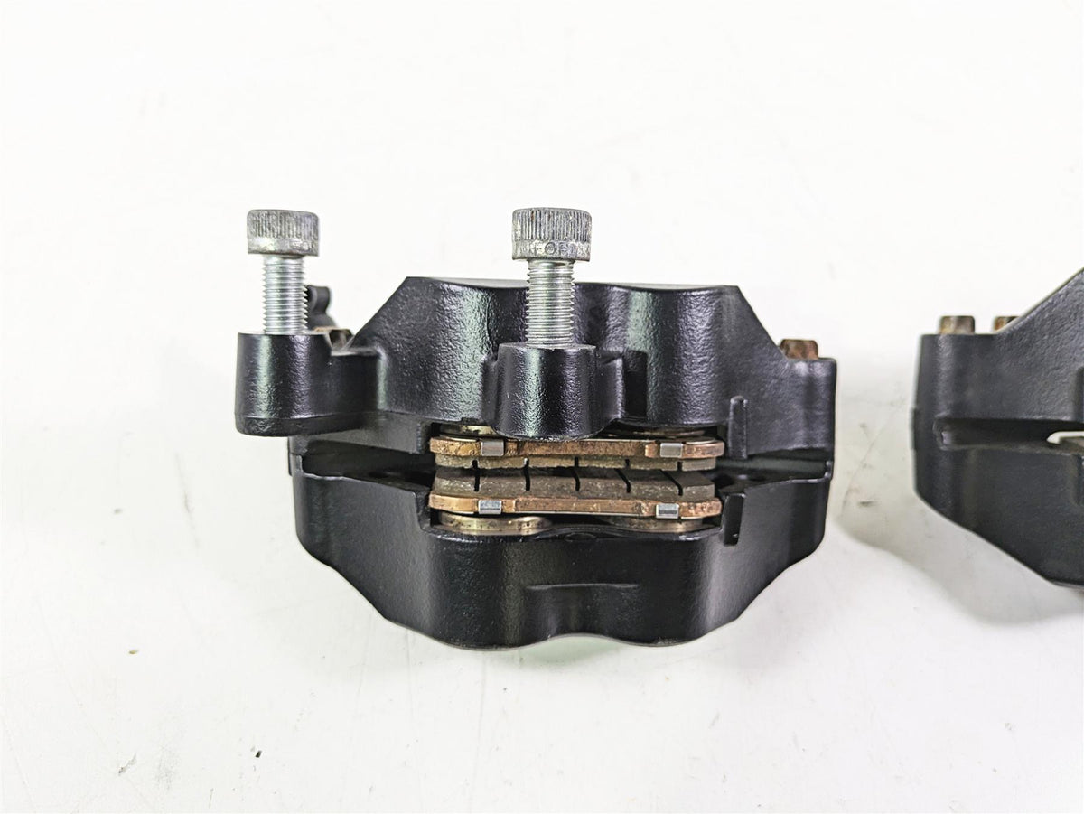 2018 Indian Chieftain Limited Front Brake Caliper Set 1912390 1912391 {{ shop.shopifyCountryName }} - Mototech271