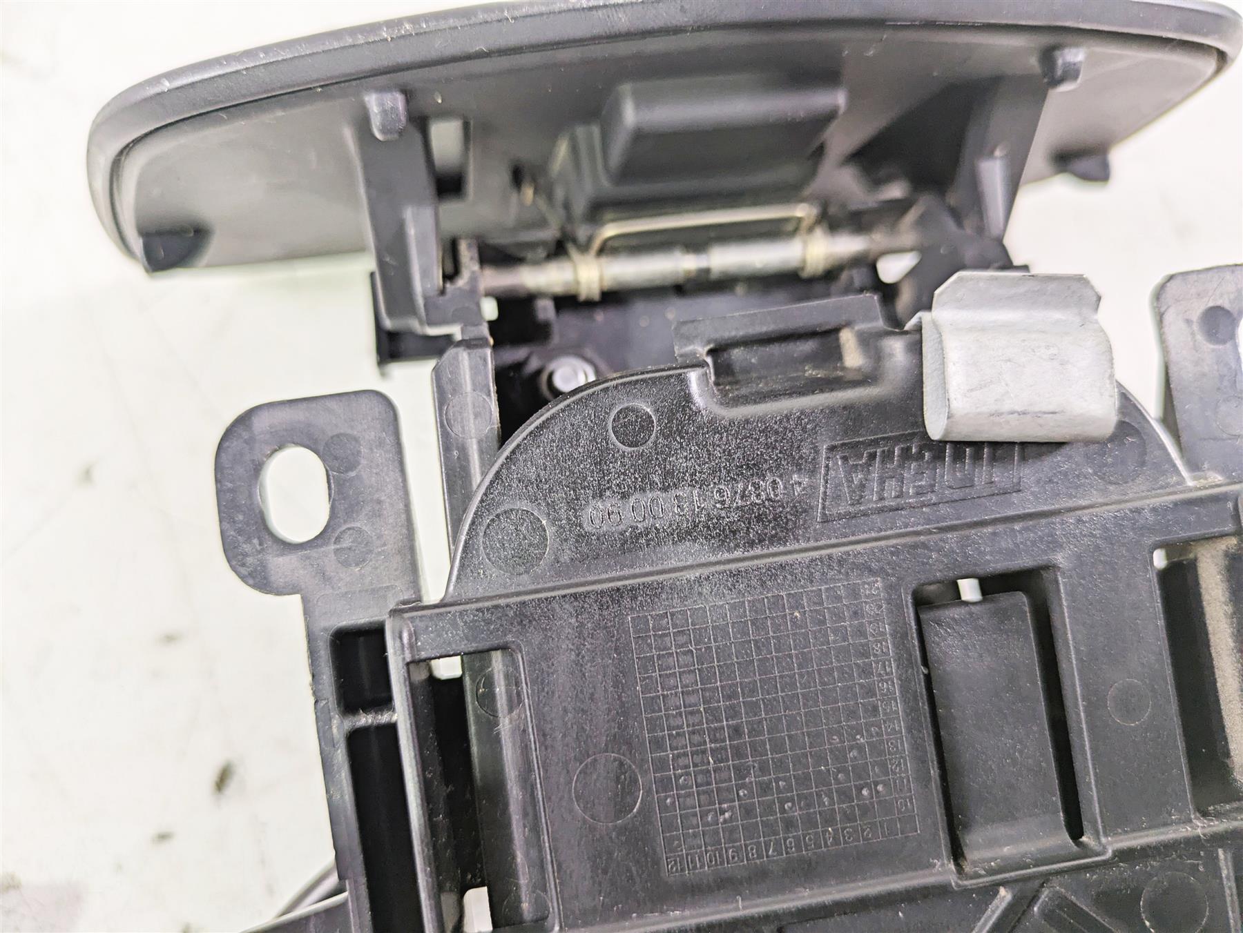 2015 BMW K1600 GT K48 Gps Navigation Housing & Mount Carrier Set 46637724088 {{ shop.shopifyCountryName }} - Mototech271