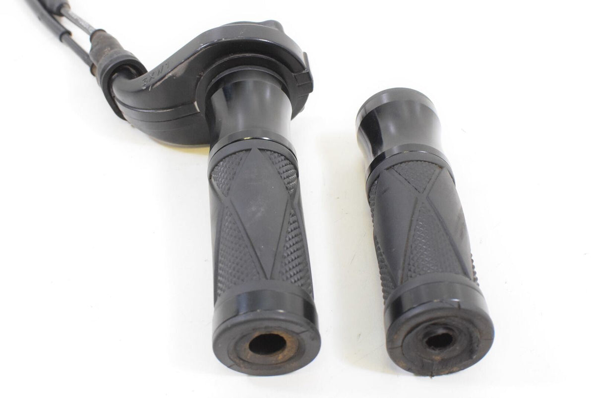 2005 Yamaha YZFR1 YZF R1 Throttle Grip Cable Set 4YR-26240-02-00 {{ shop.shopifyCountryName }} - Mototech271