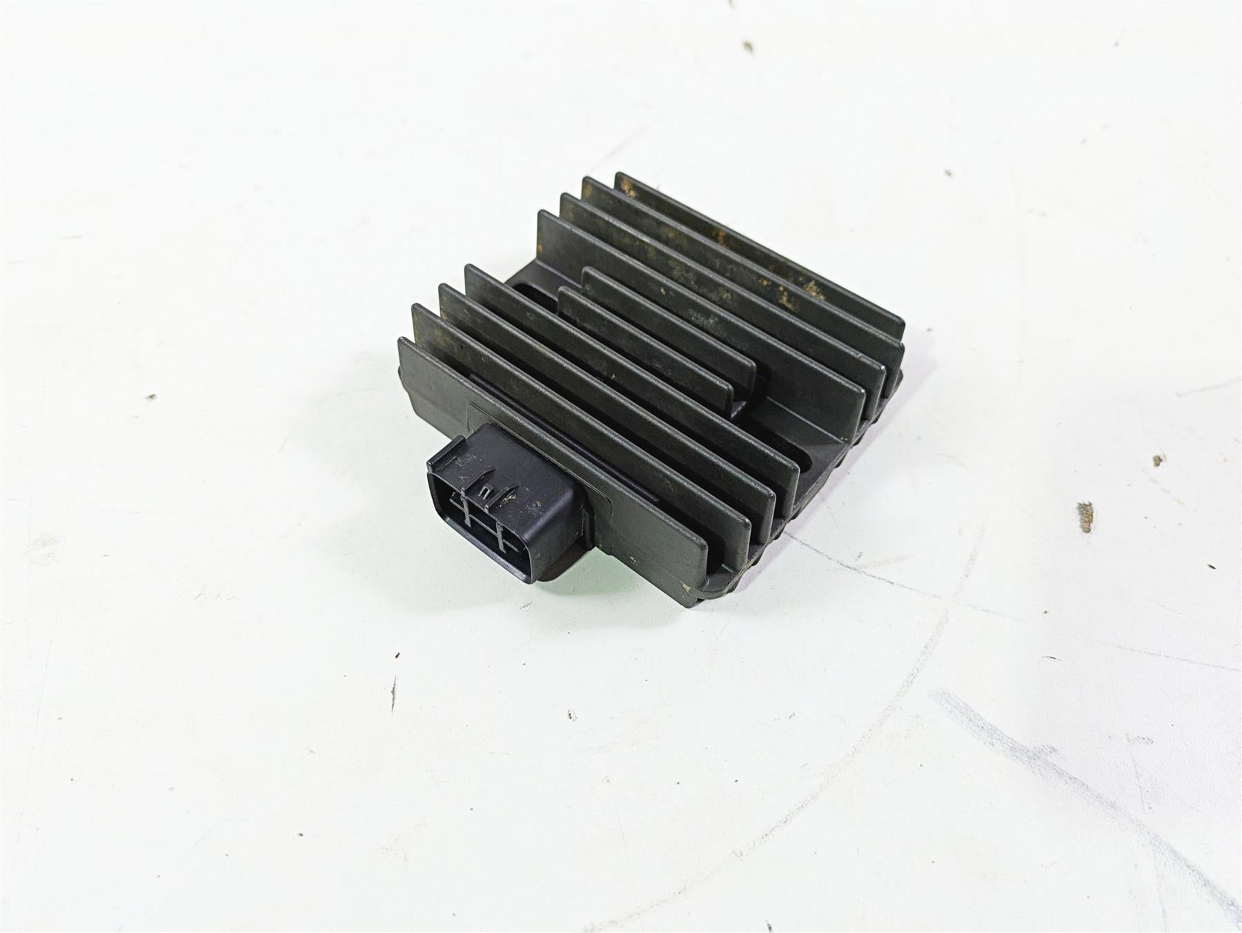 2006 Yamaha GP1300R Waverunner Rectifier Voltage Regulator 68V-81960-00-00 {{ shop.shopifyCountryName }} - Mototech271