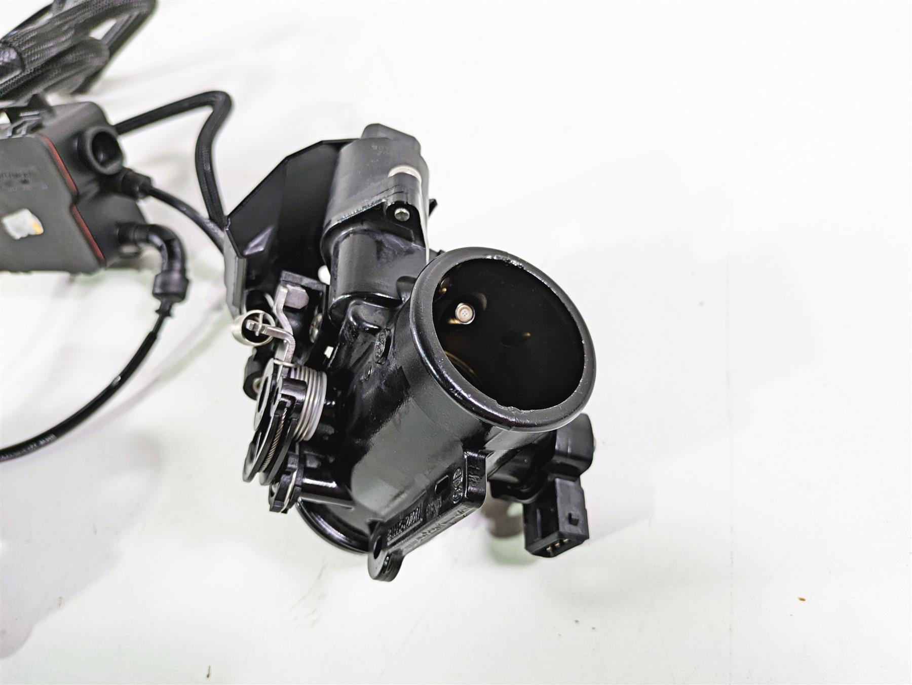 2014 BMW R nine T R9T K21 Throttle Body & Junction Set 13547705239 13547705240 {{ shop.shopifyCountryName }} - Mototech271