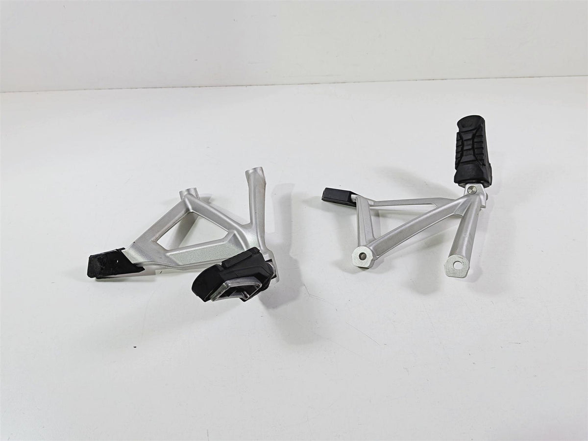 2019 BMW R1250GS K50 Rear Passenger Foot Peg Rest Set -Read 46718556264 46718556265 {{ shop.shopifyCountryName }} - Mototech271