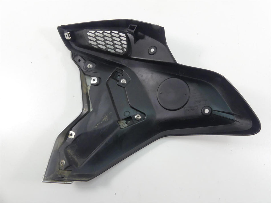 2019 BMW R1250GS K50 Right Side Intake Fairing & Emblem 46638556656 46638392882 {{ shop.shopifyCountryName }} - Mototech271