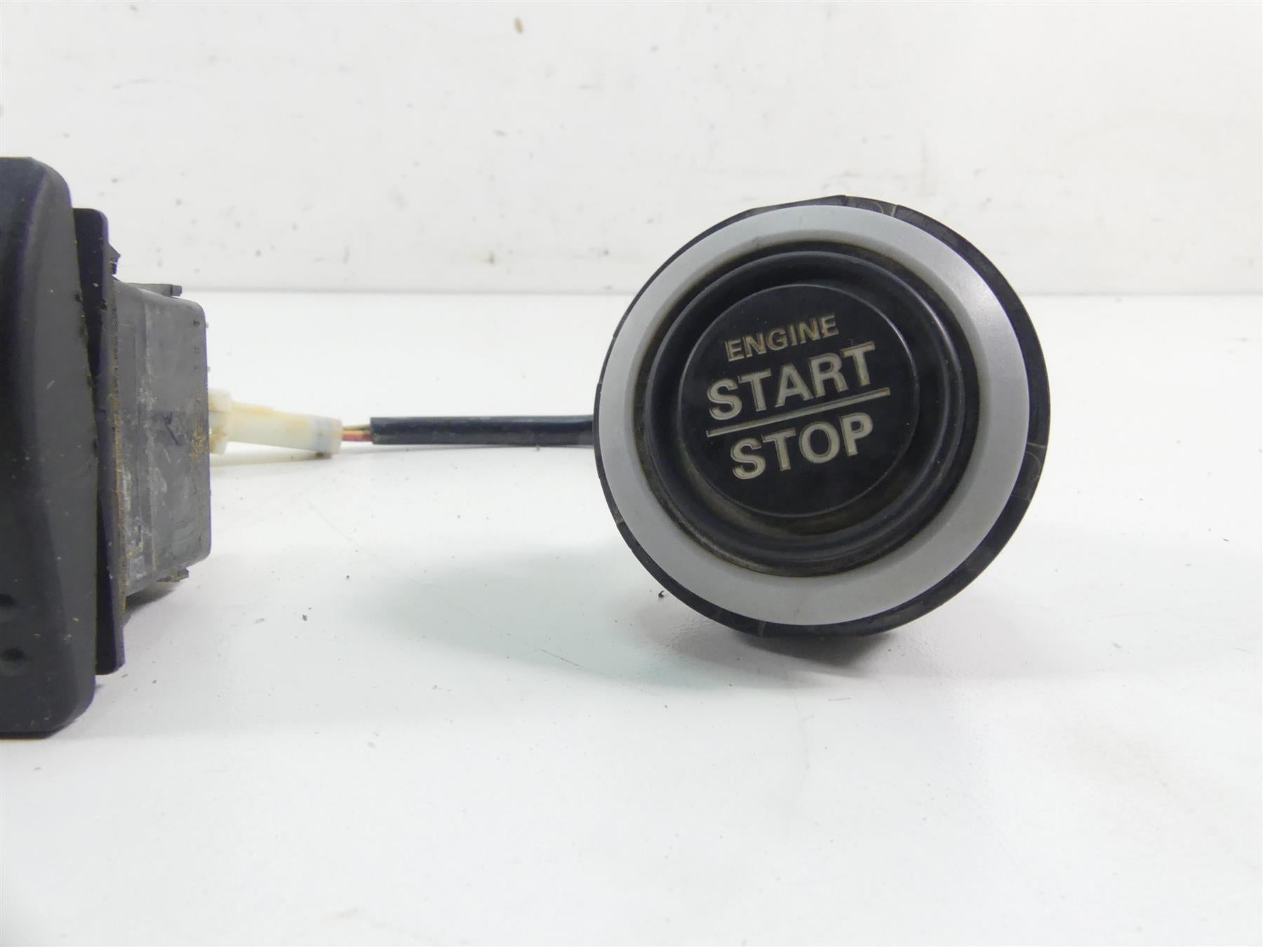 2020 Can Am Maverick X3 XMR Turbo RR Start Stop Light All Switch Set 710006059 {{ shop.shopifyCountryName }} - Mototech271