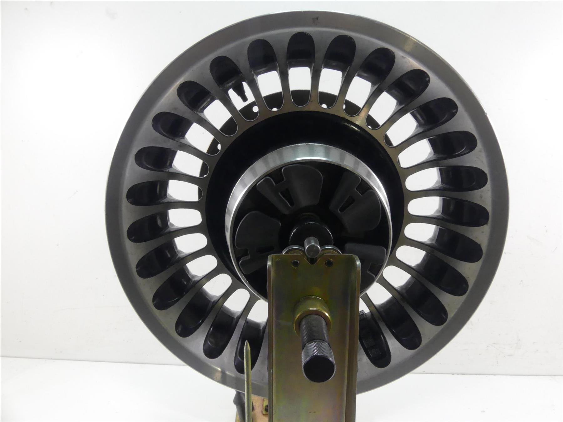 2011 Harley Touring FLTRU Road Glide 16x5 Straight Rear Wheel Rim 40900193 {{ shop.shopifyCountryName }} - Mototech271