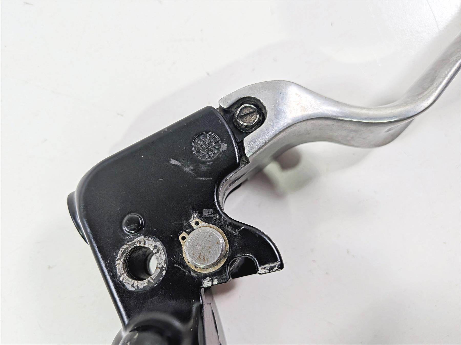 2004 Harley Touring FLTRI Road Glide Clutch Perch & Lever 38608-96 45015-96-Mototech271