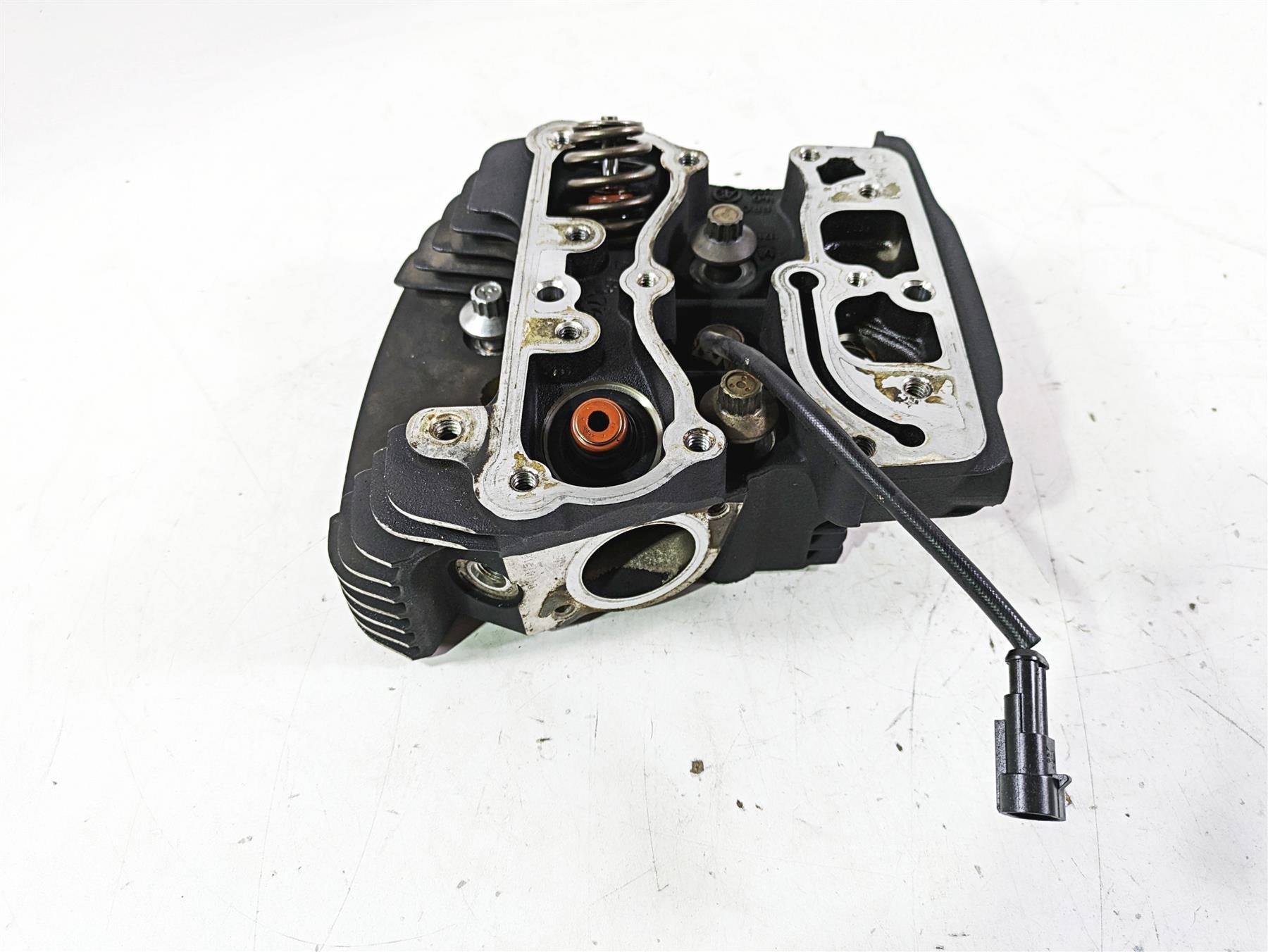 2015 Harley Touring FLHXS Street Glide Front Cylinder Head - Read 17728-08 {{ shop.shopifyCountryName }} - Mototech271