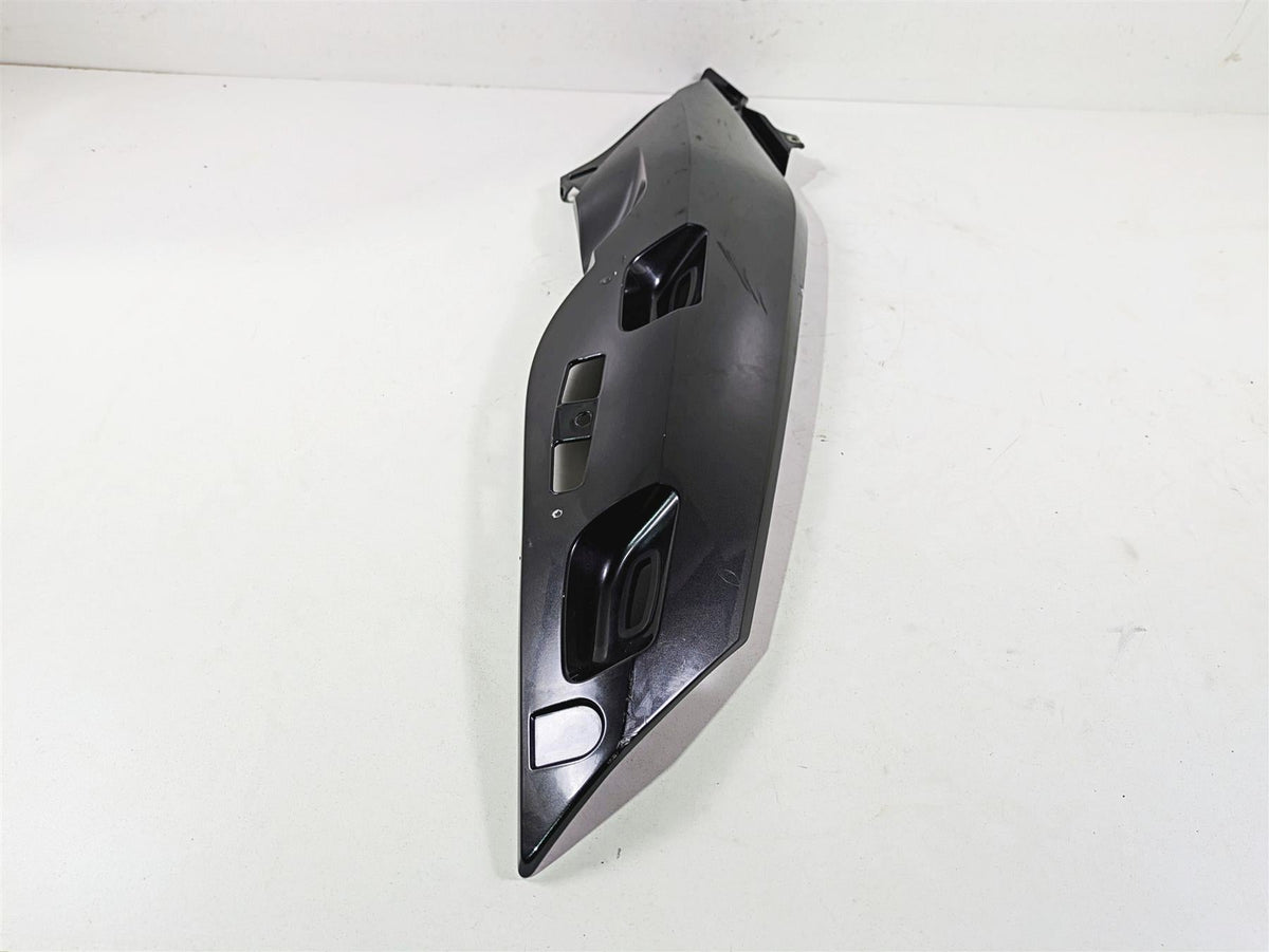 2010 BMW R1200RT K26 Right Tail Fairing Cover Cowl - Read 46637681572 {{ shop.shopifyCountryName }} - Mototech271