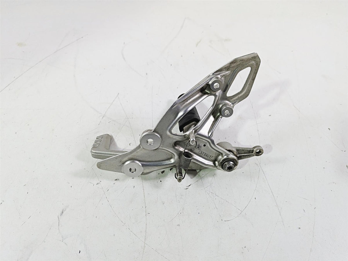2016 BMW R1200RS K54 Right Rider Footpeg & Brake Pedal 46718540797 {{ shop.shopifyCountryName }} - Mototech271