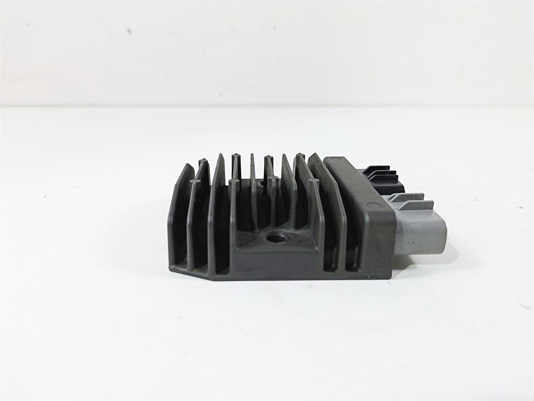 2015 BMW R1200 GS Adv K51 Rectifier Voltage Regulator FH020AA 12318523367 {{ shop.shopifyCountryName }} - Mototech271