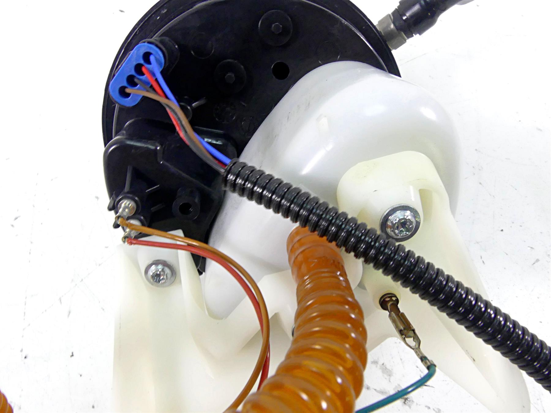 2009 BMW R1200 GS K25 Fuel Gas Petrol Pump + Level Sender - Tested 16147705376 {{ shop.shopifyCountryName }} - Mototech271