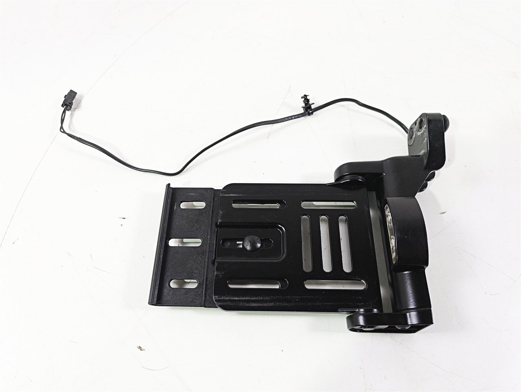 2010 Harley VRSCF Muscle Rod Side License Plate Holder Mount 69390-09 {{ shop.shopifyCountryName }} - Mototech271