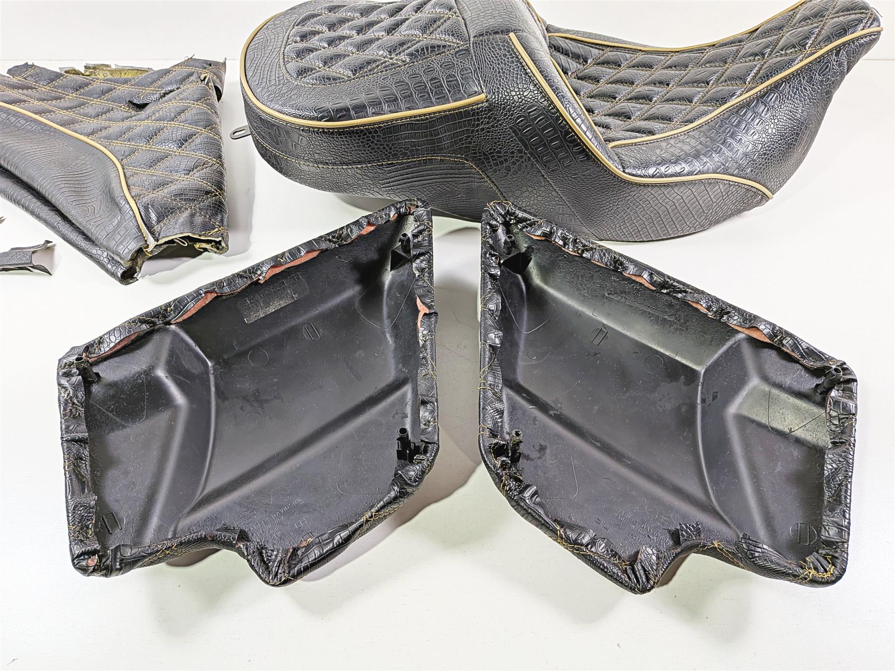 2017 Harley Touring FLHXS Street Glide Aftermarket Alligator Skin Seat Side & Fron Cover Set {{ shop.shopifyCountryName }} - Mototech271