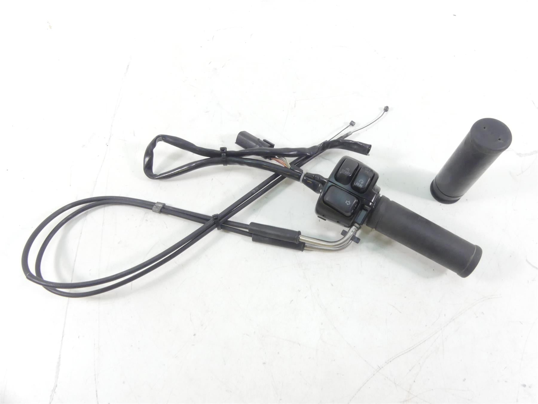 2013 Harley VRSCF Muscle V-Rod Right Start Stop Control Switch - Read 71684-06A | Mototech271