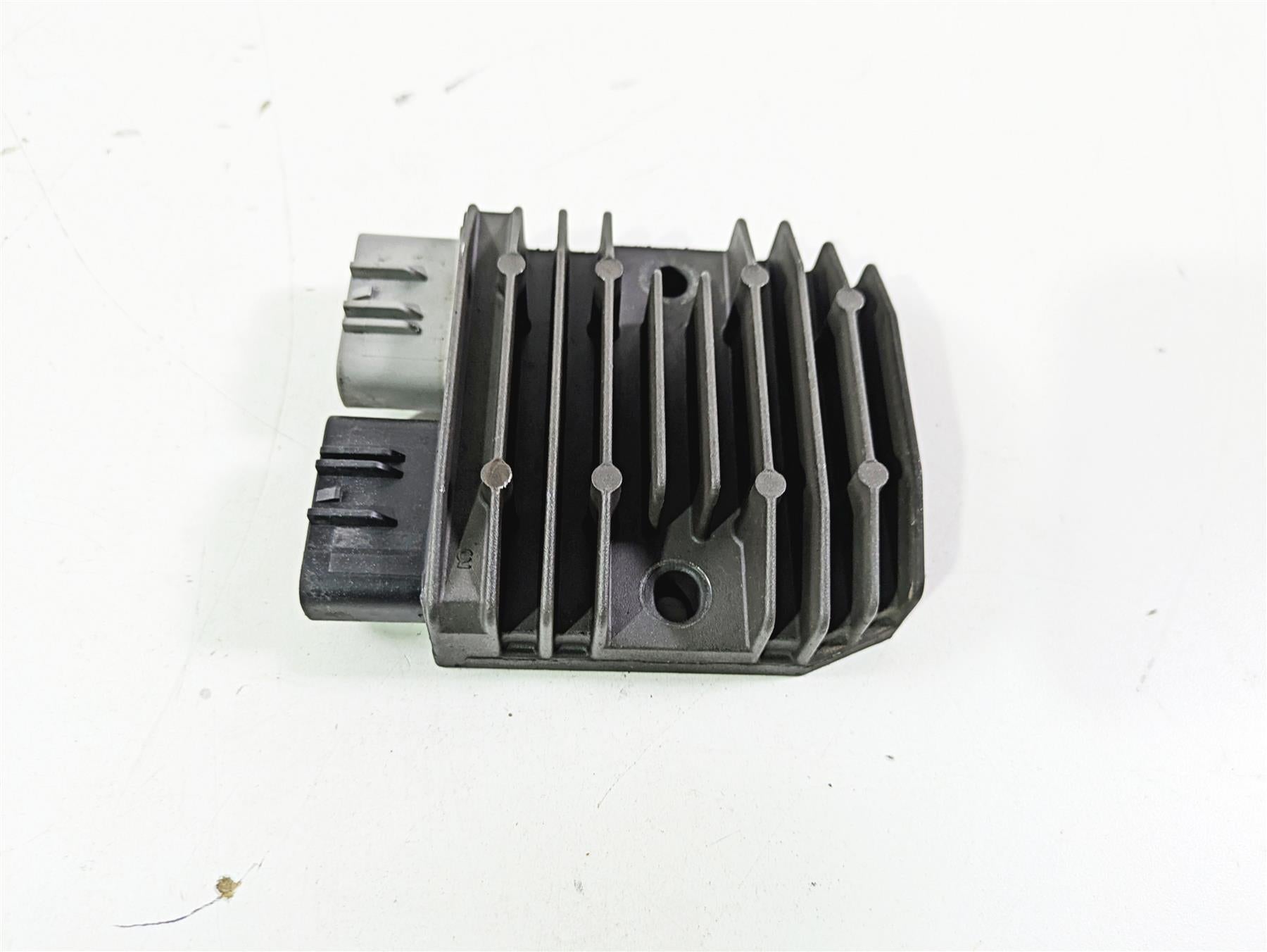 2008 Yamaha XVS1300 V-Star Tourer Rectifier Voltage Regulator 1D7-81960-01-00 {{ shop.shopifyCountryName }} - Mototech271