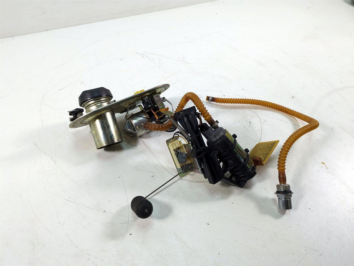 2006 Harley Touring FLHTCUI Electra Glide Fuel Gas Petrol Pump -Read 62897-01B {{ shop.shopifyCountryName }} - Mototech271
