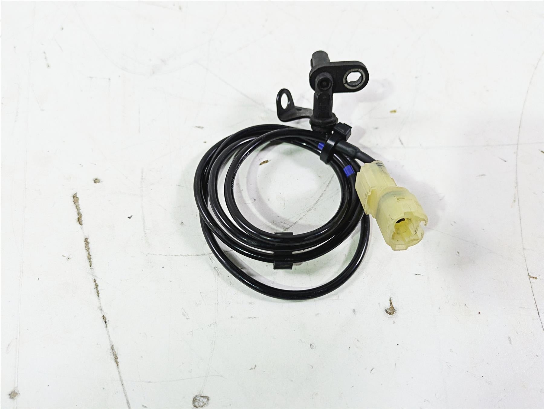 2019 Triumph Speed Triple RS 1050 Rear Abs Brake Wheel Speed Sensor T2021672 {{ shop.shopifyCountryName }} - Mototech271