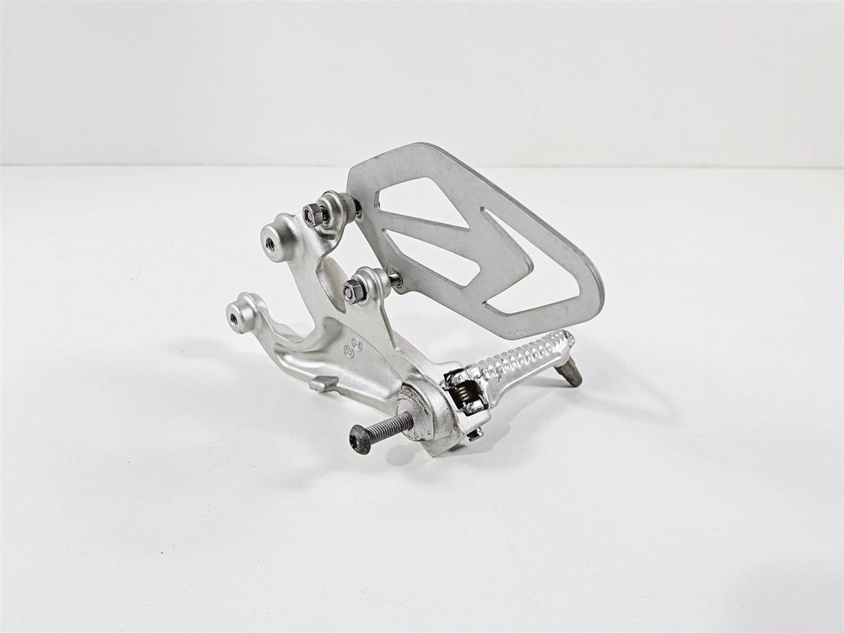 2017 BMW S1000RR K46 Right Rider Driver Foot Peg Rest & Heal Guard 46717728308 {{ shop.shopifyCountryName }} - Mototech271