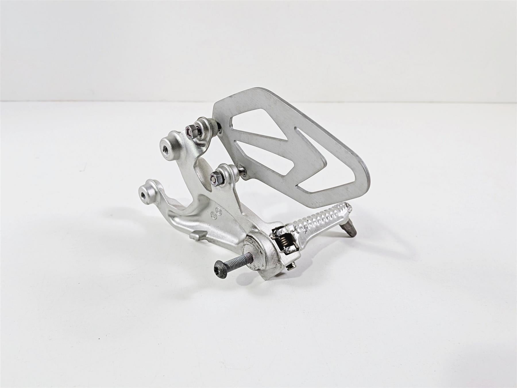 2017 BMW S1000RR K46 Right Rider Driver Foot Peg Rest & Heal Guard 46717728308 {{ shop.shopifyCountryName }} - Mototech271
