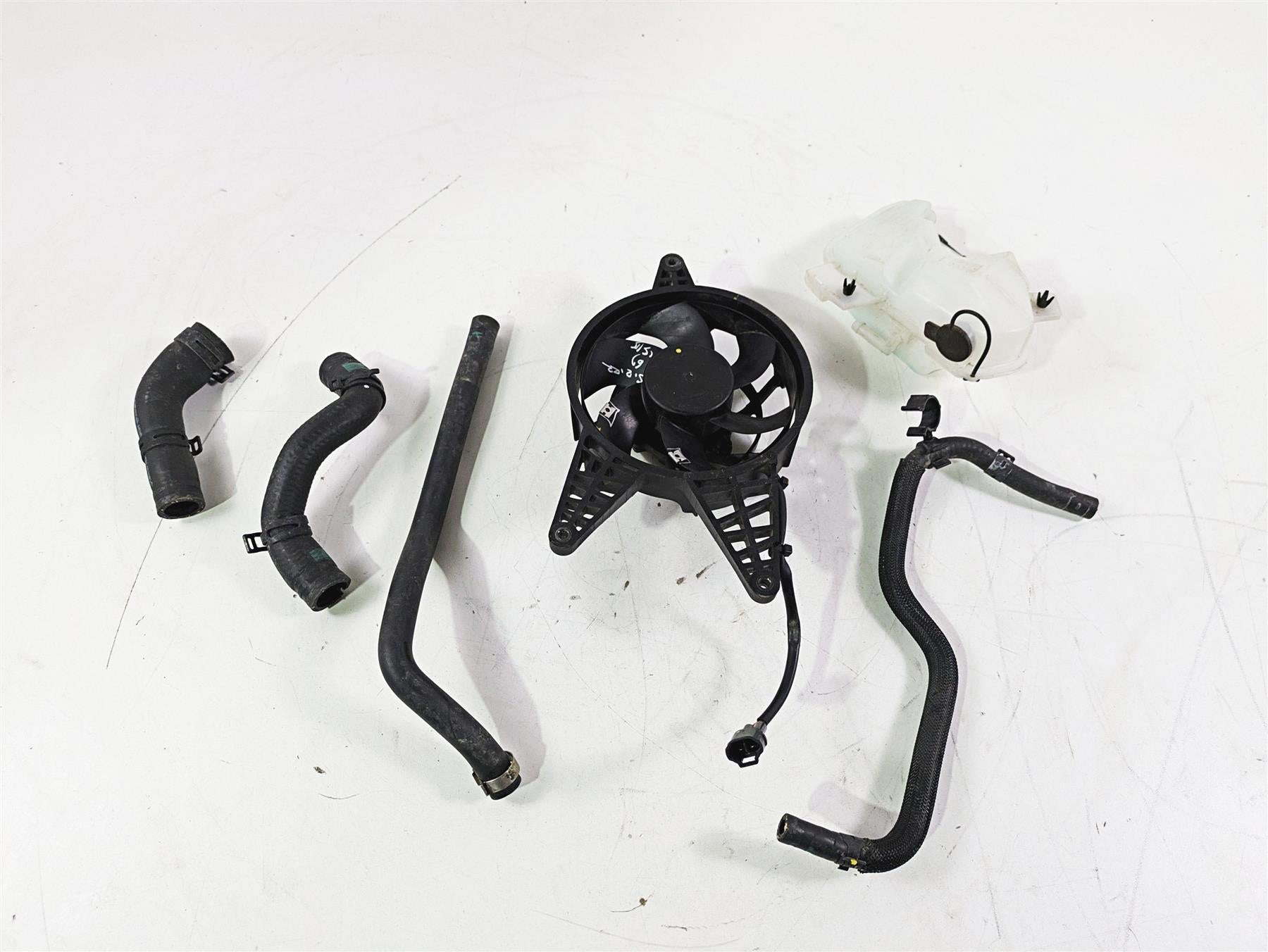 2023 BMW G310R K03 Coolant Fan Reservoir Hoses Set 17429457927 {{ shop.shopifyCountryName }} - Mototech271