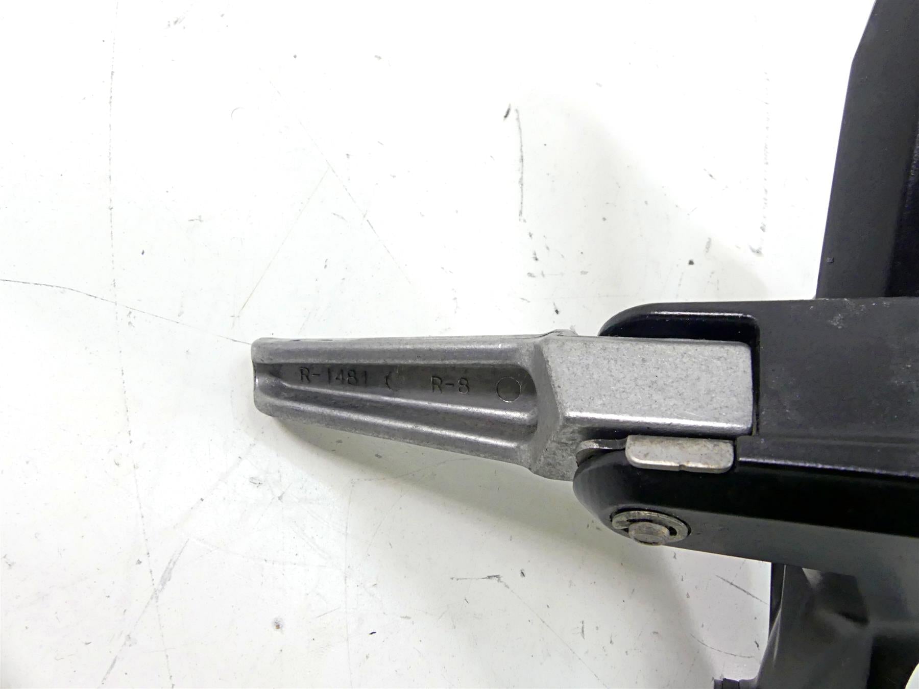 2010 Kawasaki ZX1400 ZX14 R Ninja Rear Passenger Foot Peg Set 35063-0353 {{ shop.shopifyCountryName }} - Mototech271