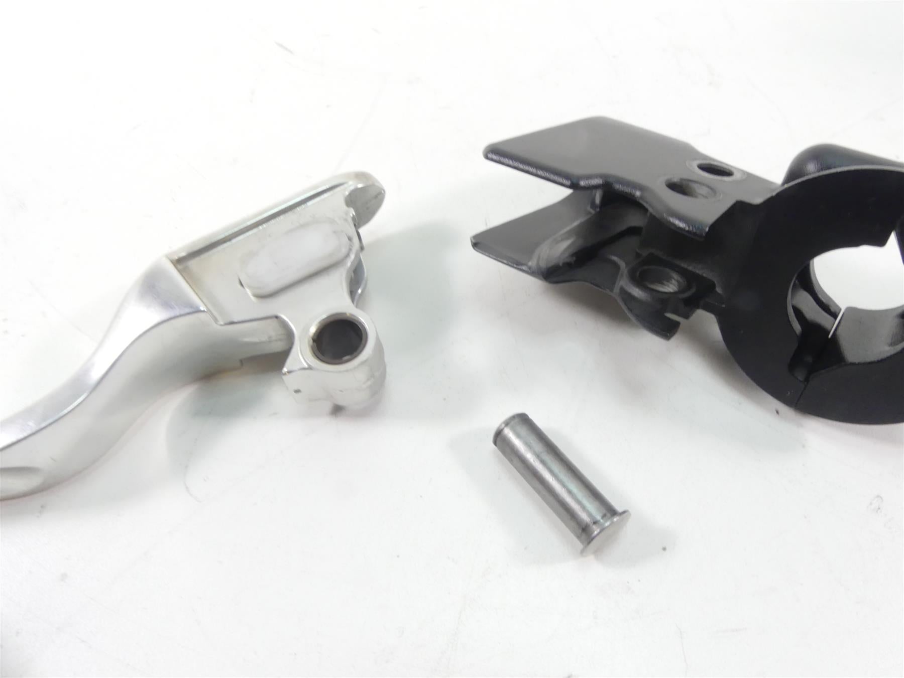 2019 Harley FLHC Softail Heritage Clutch Perch & Lever 36700200 45080-08A {{ shop.shopifyCountryName }} - Mototech271