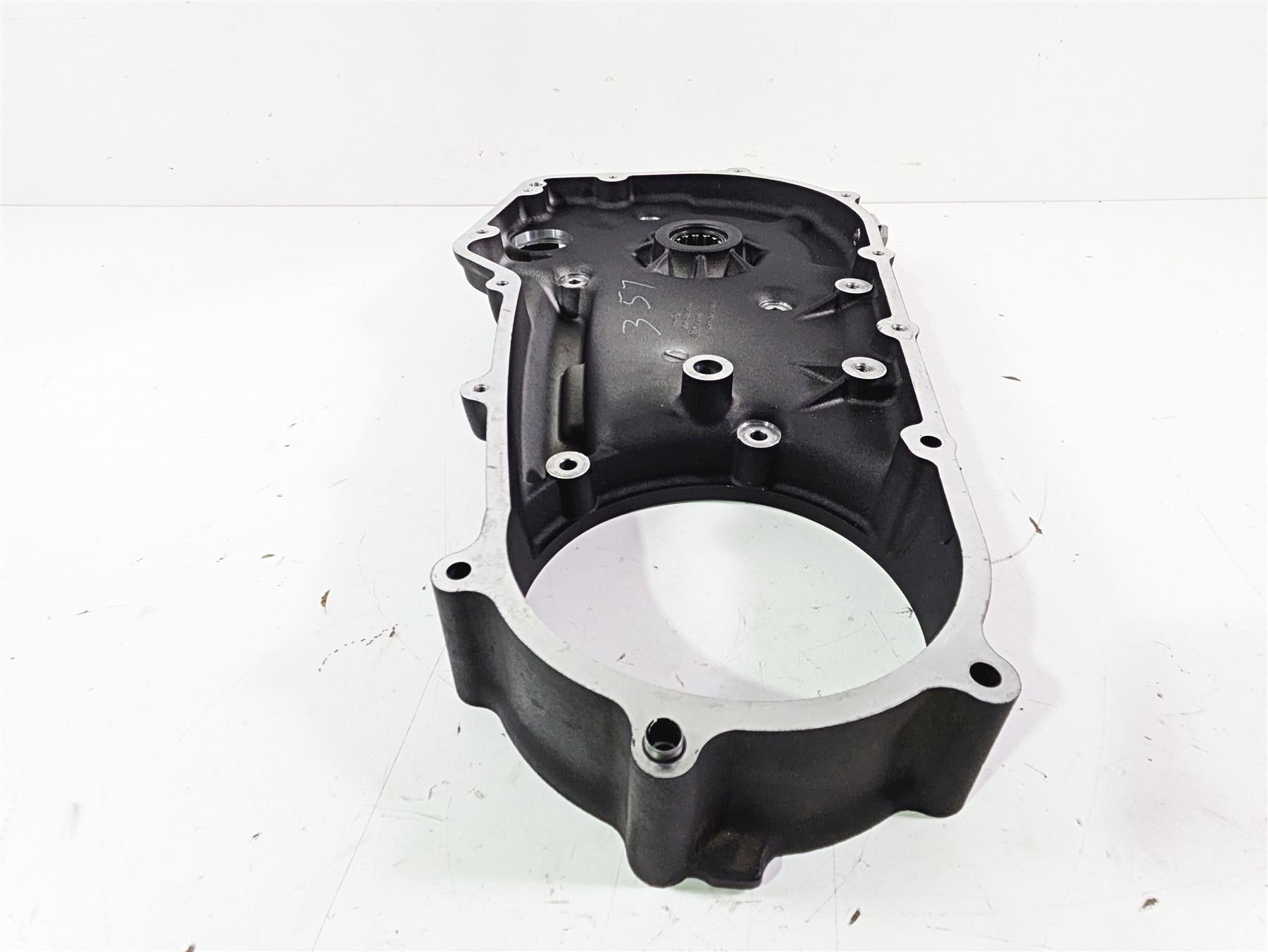 2016 Harley FXDL Dyna Low Rider Inner Primary Drive Clutch Cover 60681-06C {{ shop.shopifyCountryName }} - Mototech271