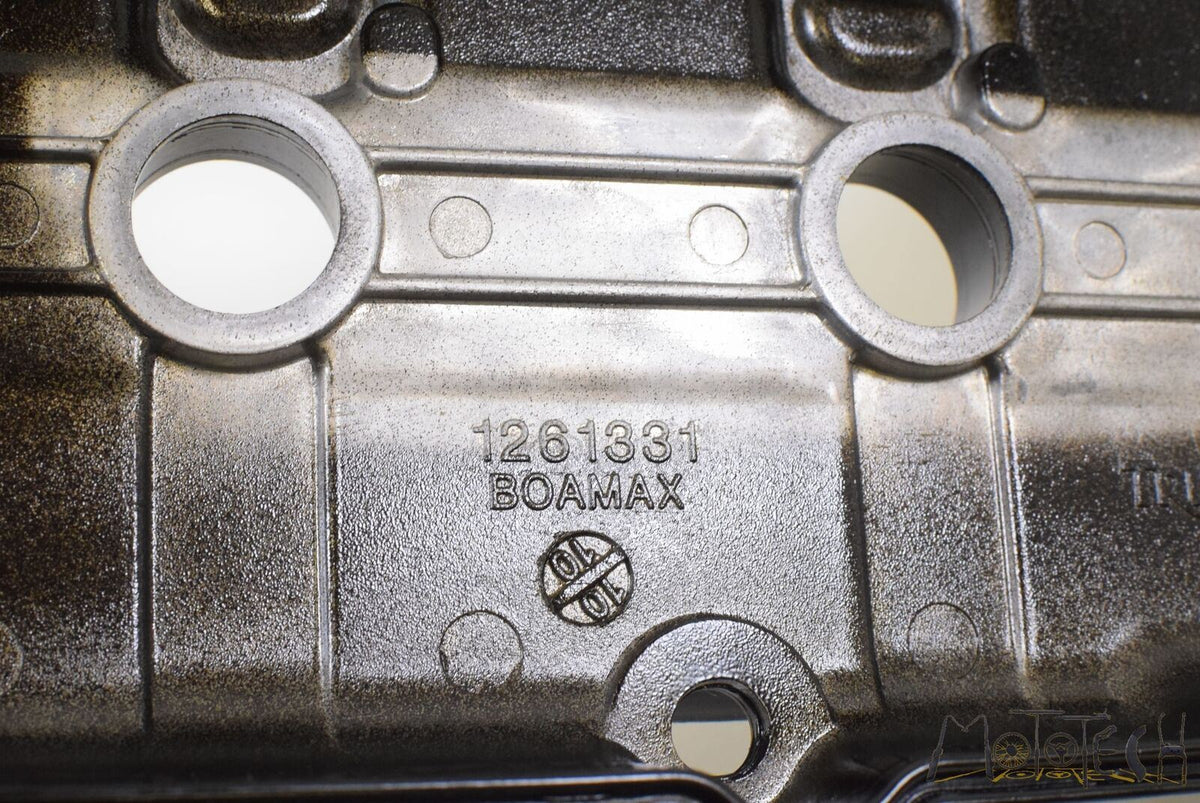 2012 Triumph 1050 Speed Triple Cylinderhead Cylinder Head Valve Cover T1261331 {{ shop.shopifyCountryName }} - Mototech271