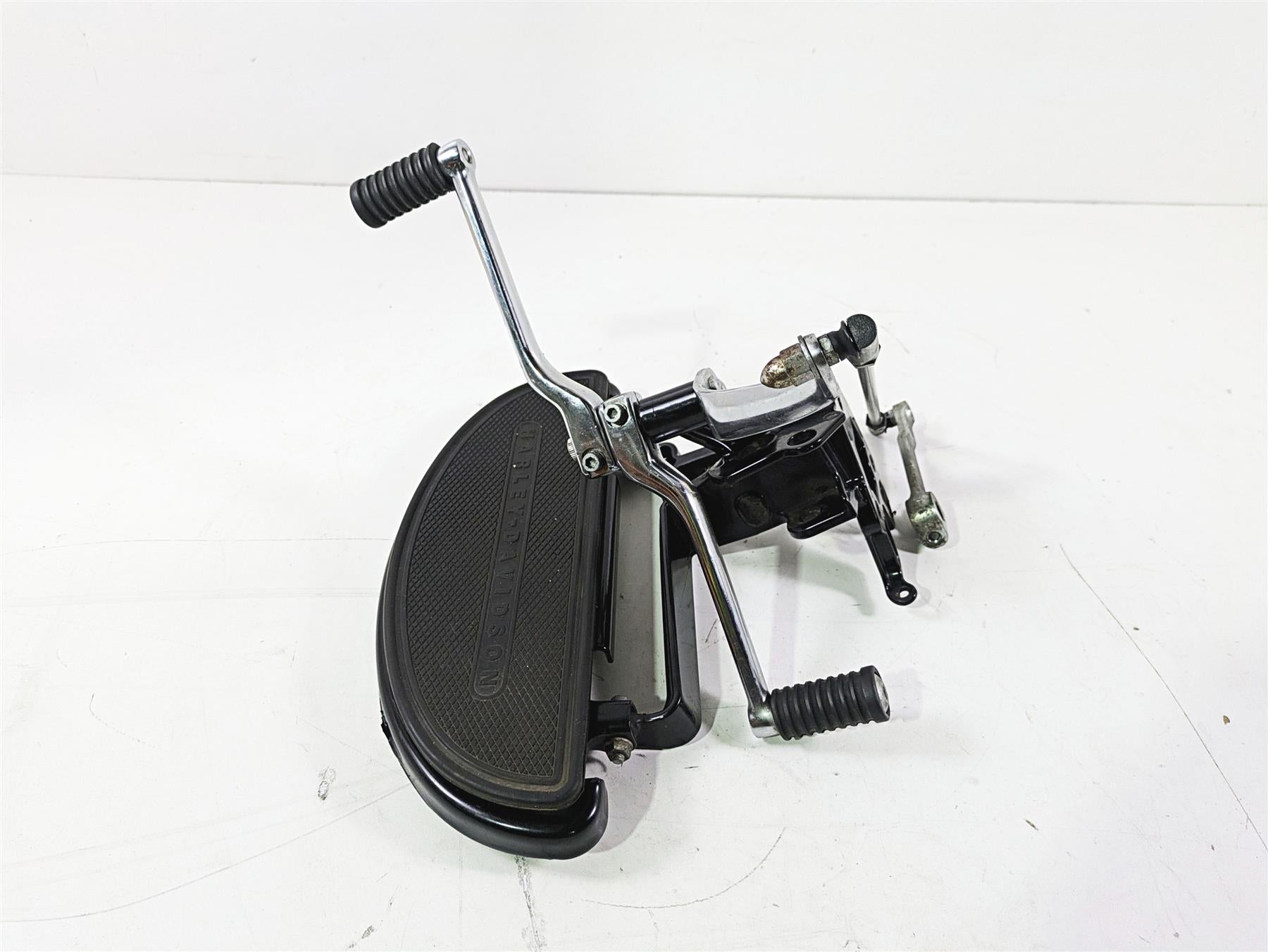 2017 Harley FLS Softail Slim Left Front Floorboard & Shifter 33630-07A 33895-82E