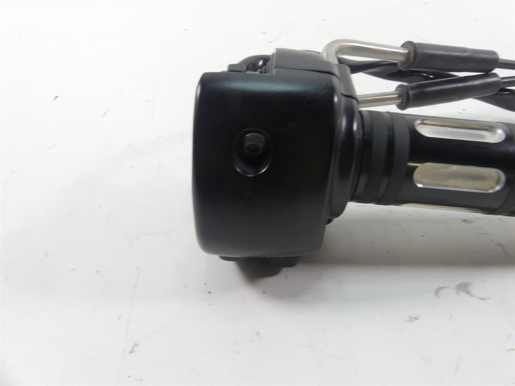 2012 Harley VRSCF Muscle Rod Right Hand Throttle Control Switch - Read 71684-06A {{ shop.shopifyCountryName }} - Mototech271