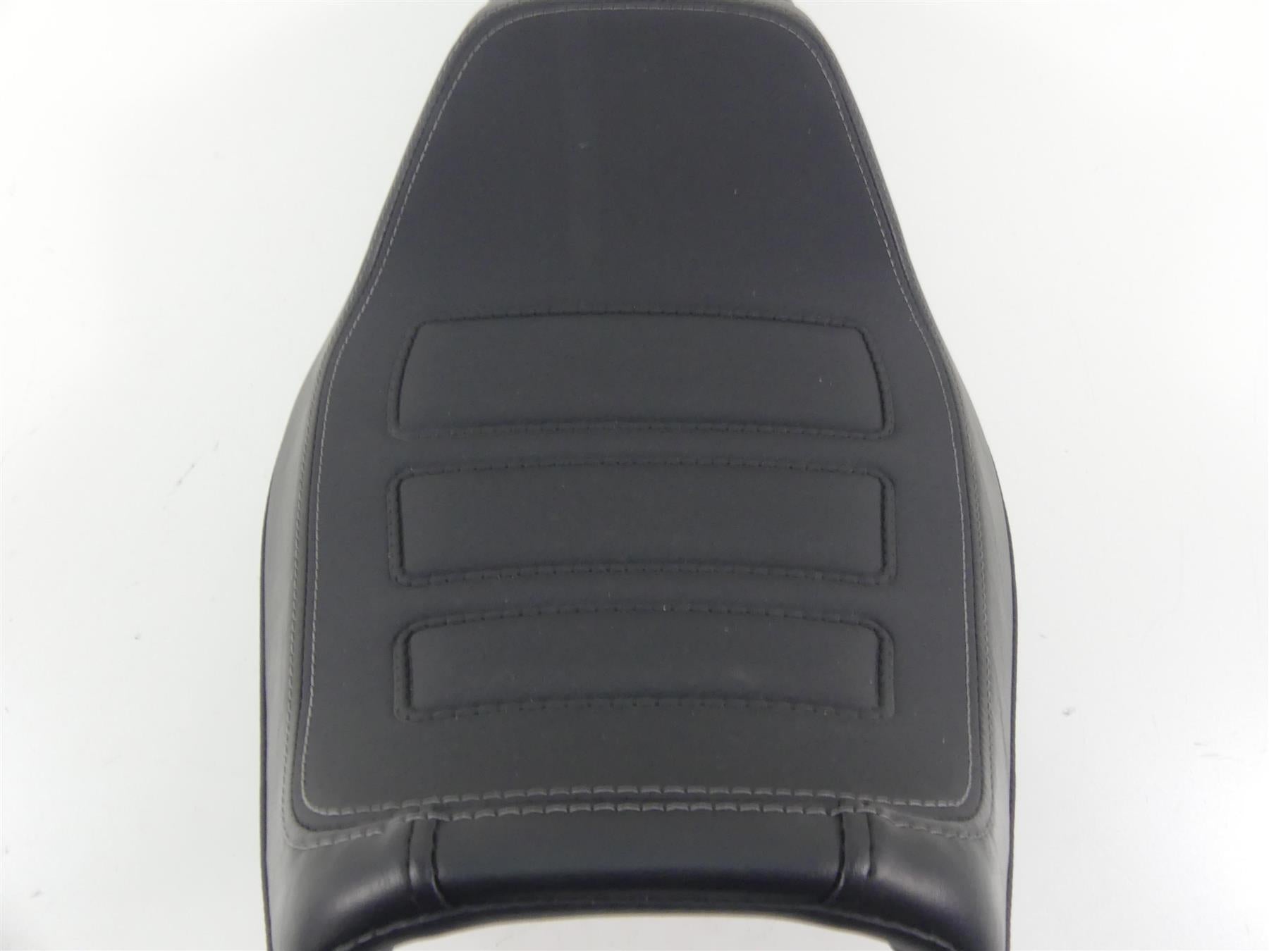 2018 Harley Softail FXFB Fat Bob Nice Dual Rider Driver Seat Saddle 52000322 {{ shop.shopifyCountryName }} - Mototech271