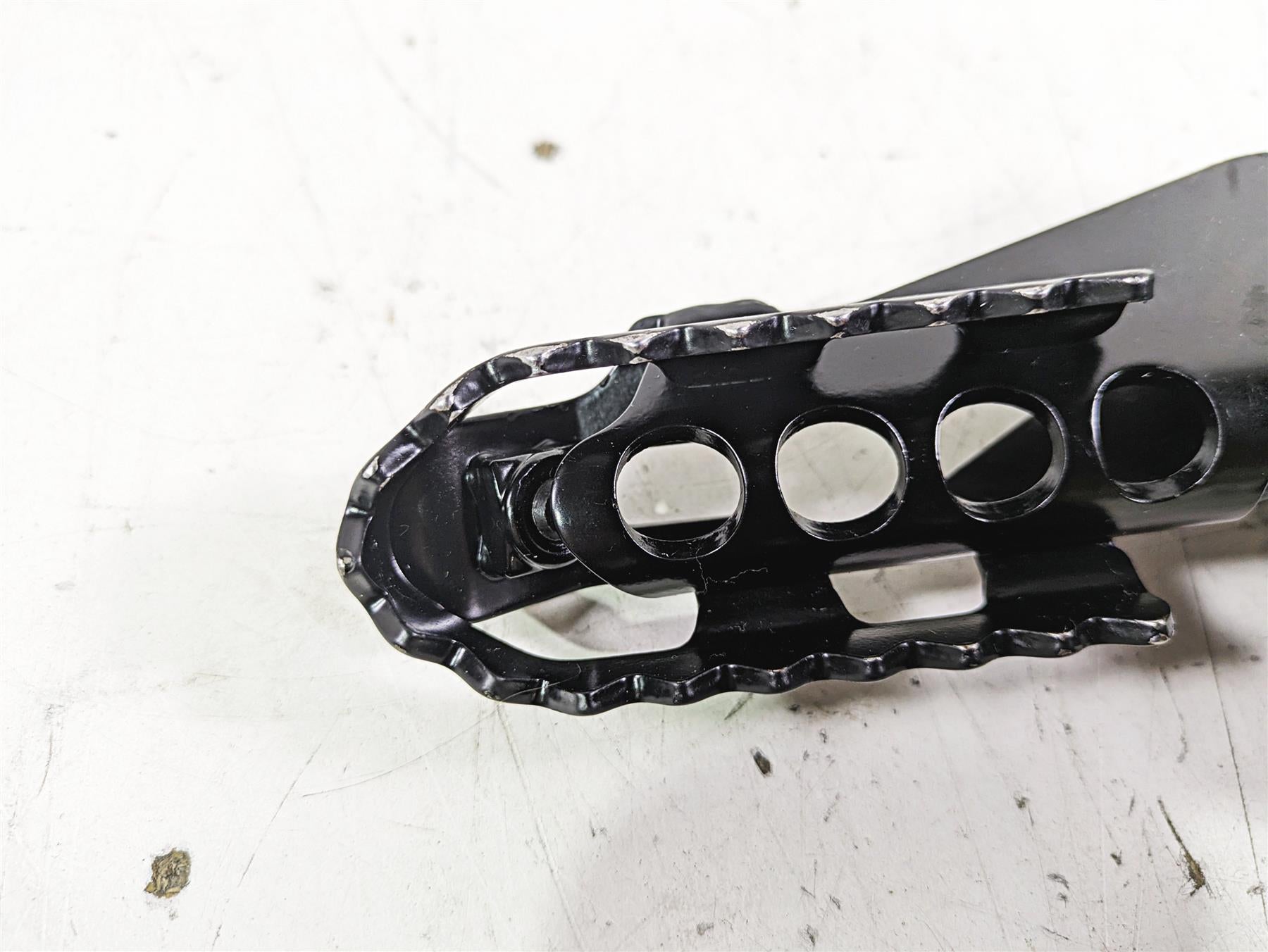 2020 Triumph Street Scrambler 900 Left Rider Footpeg Foot Peg T2082356 {{ shop.shopifyCountryName }} - Mototech271