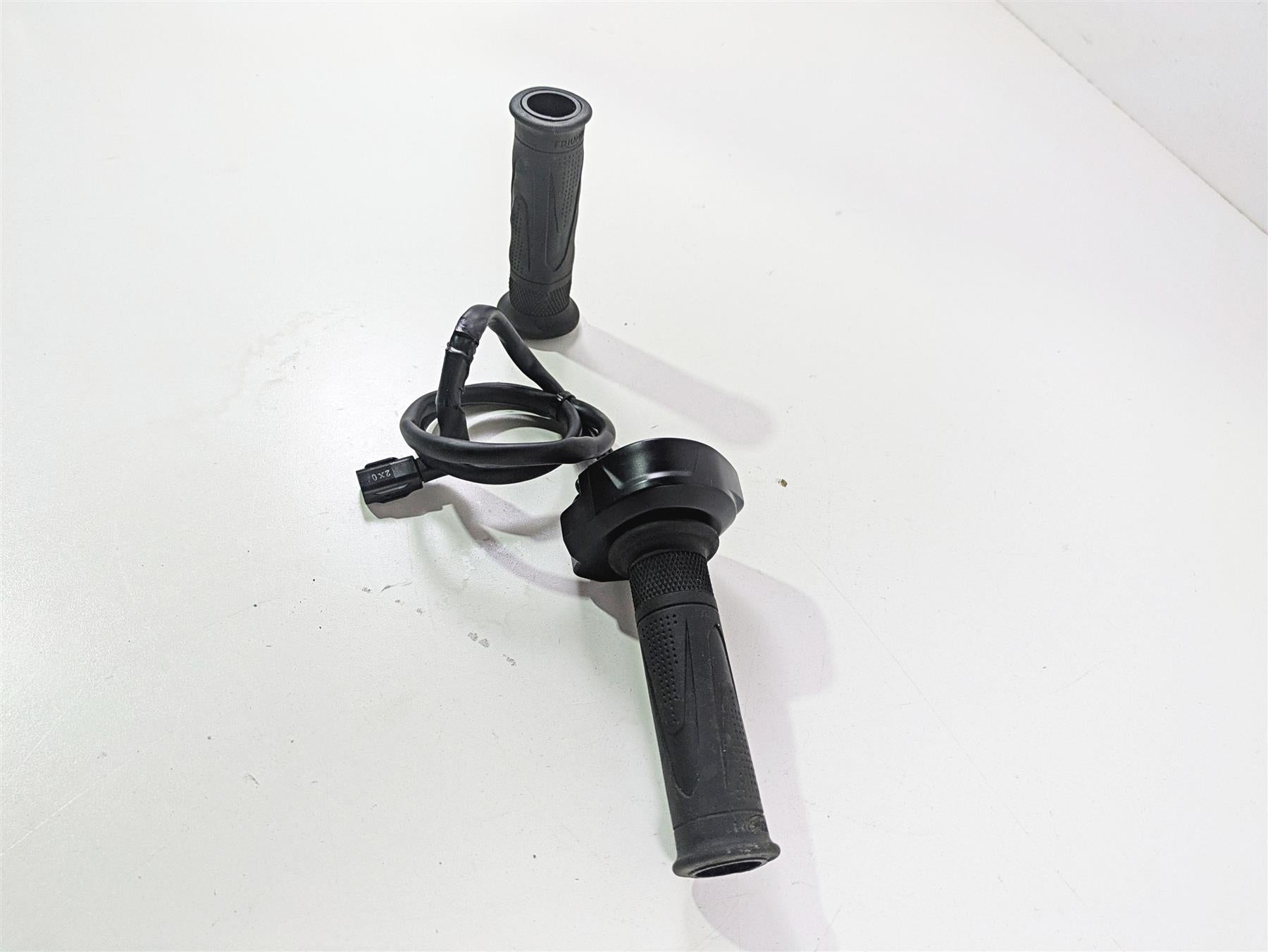 2024 Triumph Street Triple 765 R Fly By Wire Throttle Grip Sensor T2043055 {{ shop.shopifyCountryName }} - Mototech271