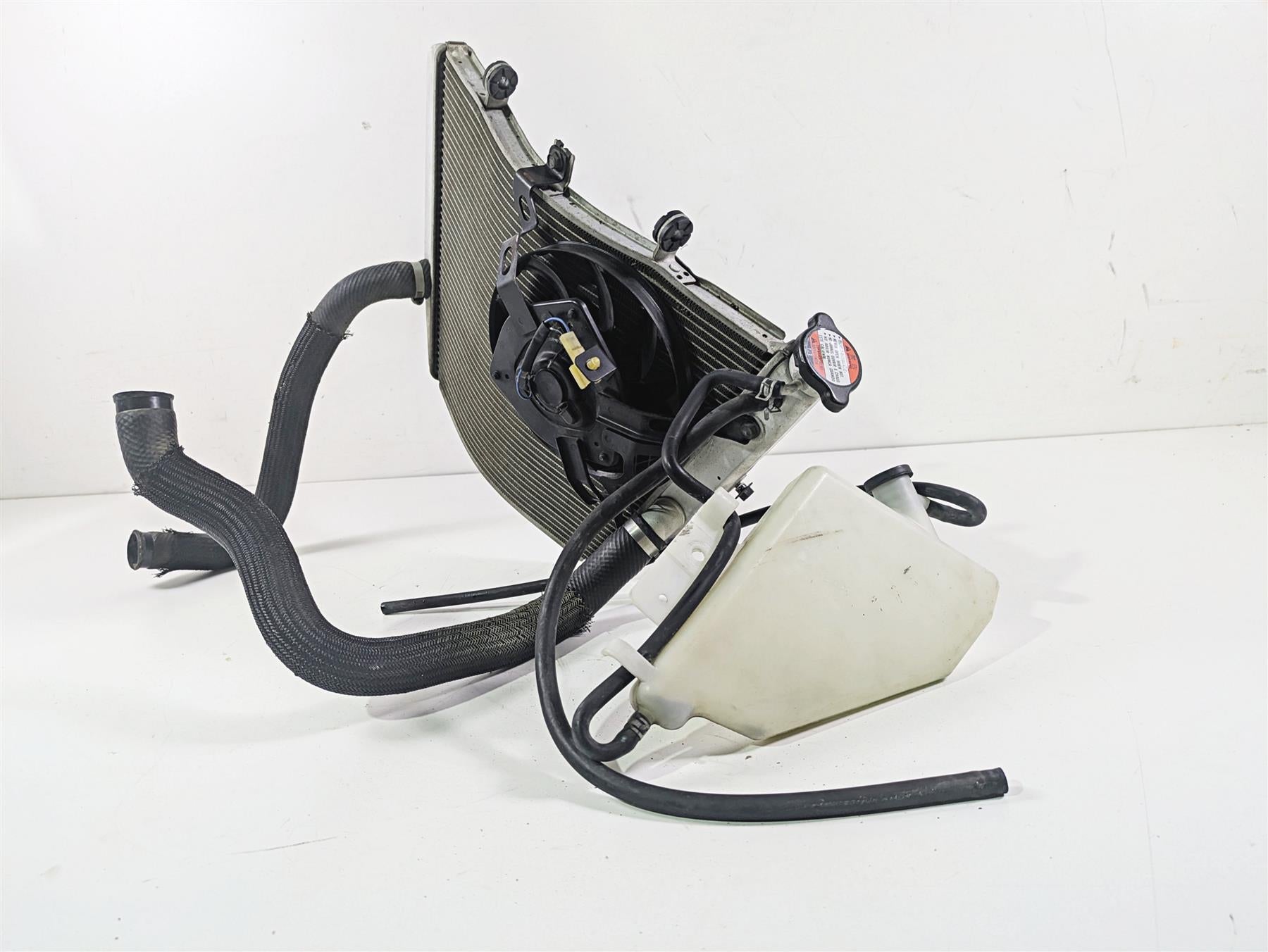 2006 Suzuki GSXR1000 K6 Radiator Fan Hoses Reservoir 17710-41G00