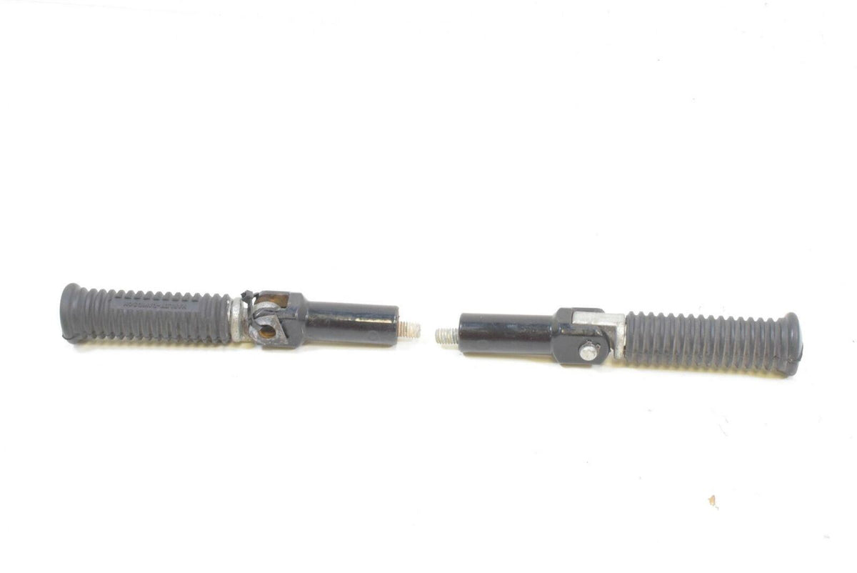 2011 Harley Softail FLSTSB Cross Bones Rear Passenger Foot Peg Footpegs {{ shop.shopifyCountryName }} - Mototech271