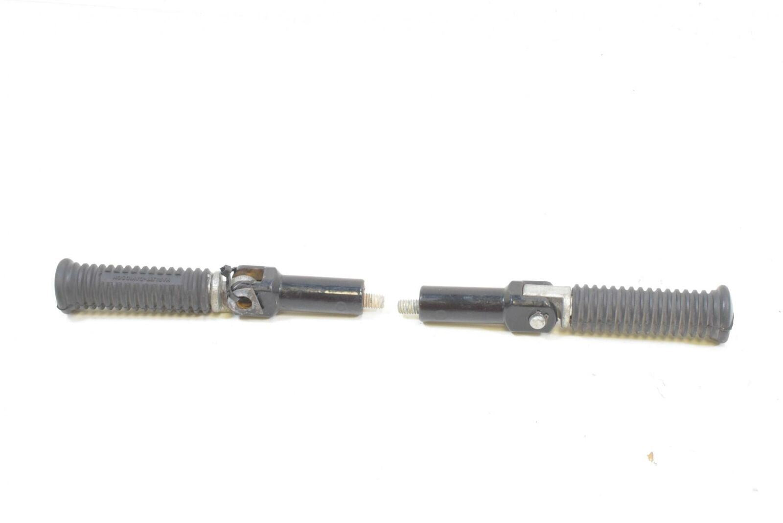 2011 Harley Softail FLSTSB Cross Bones Rear Passenger Foot Peg Footpegs {{ shop.shopifyCountryName }} - Mototech271