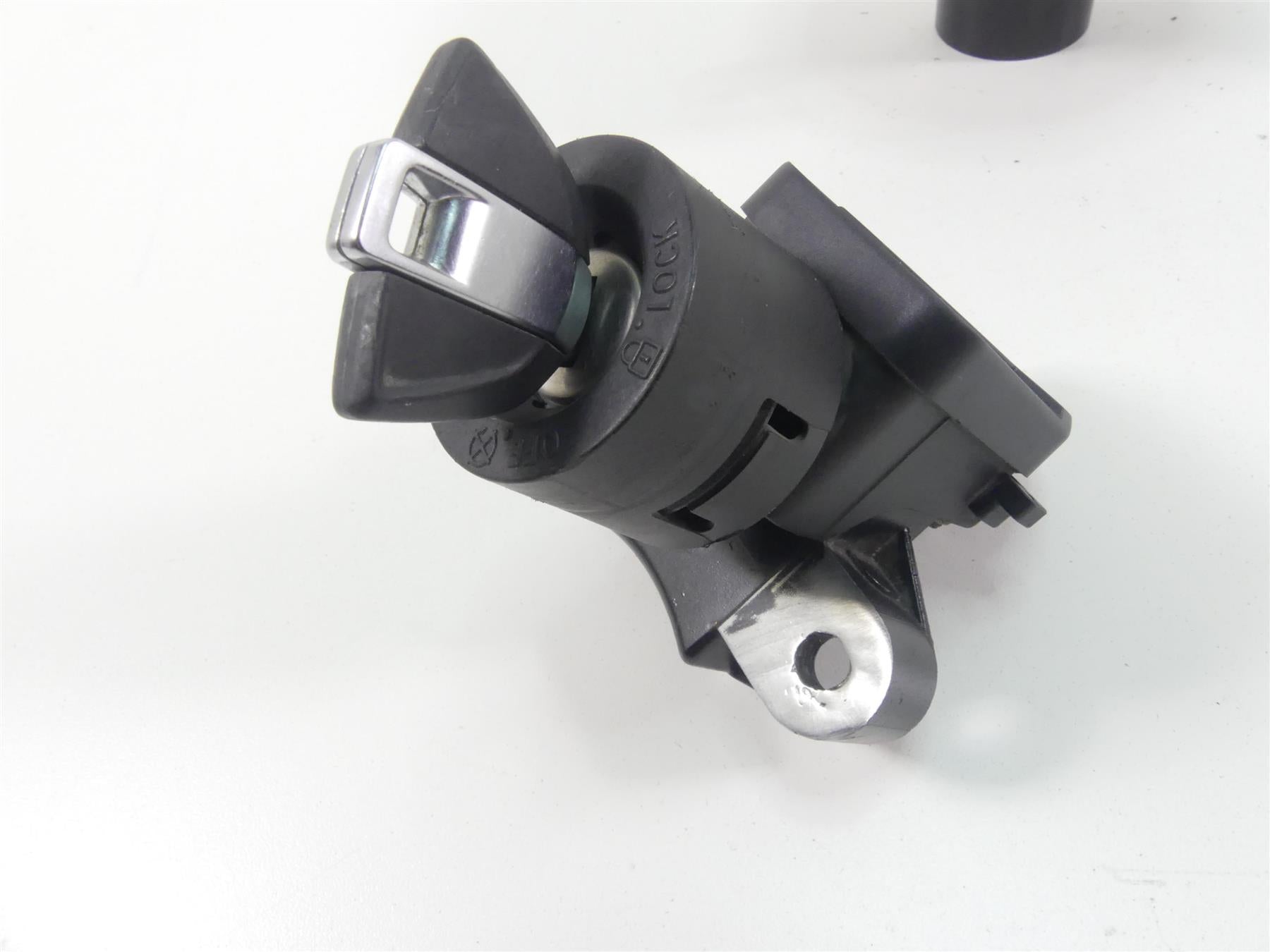 2016 BMW S1000XR K49 Cdi Ecu Ecm Ignition Switch Key Lock Set 13618559224 {{ shop.shopifyCountryName }} - Mototech271
