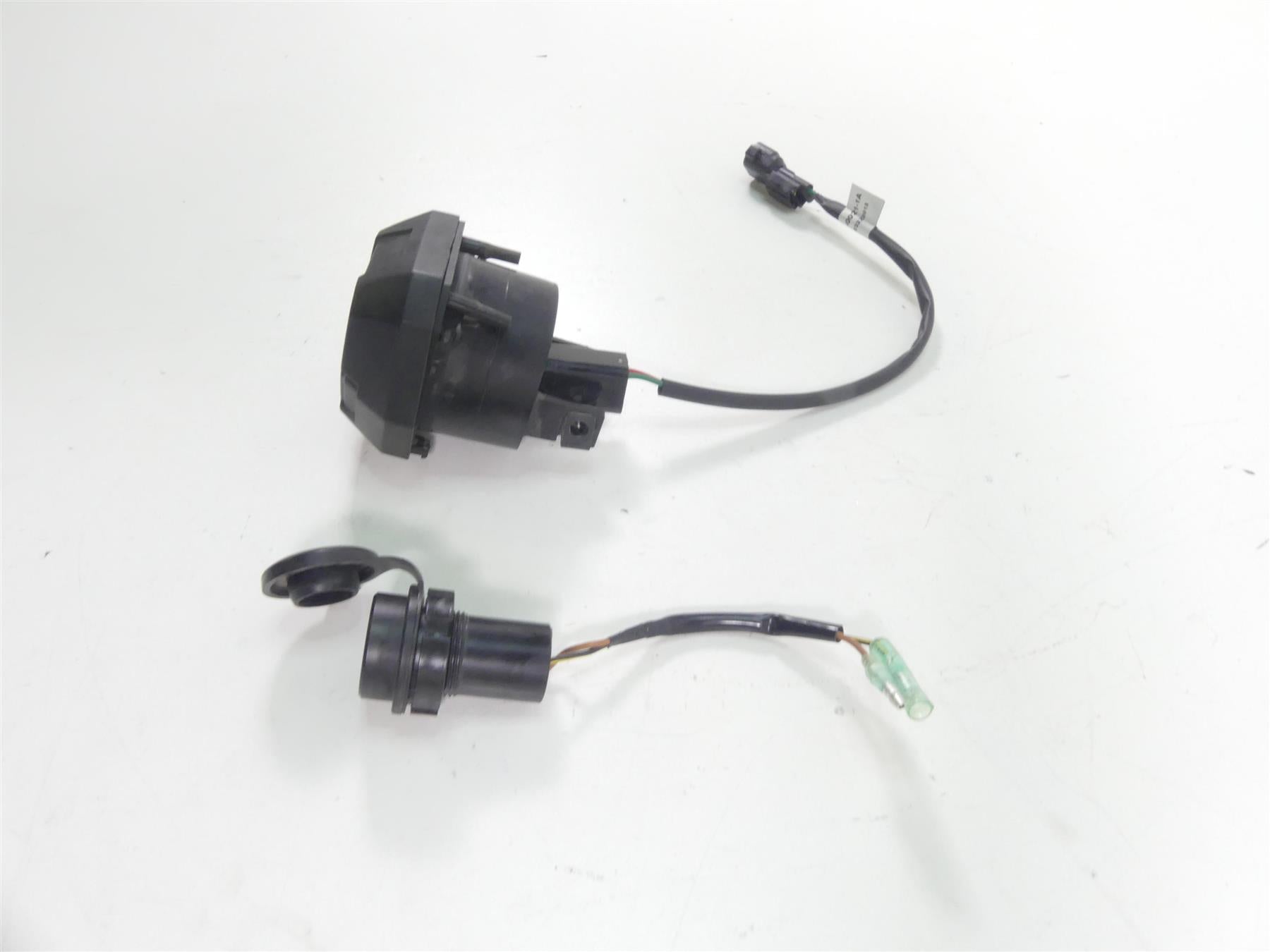 2022 Kawasaki KLR650 KL650 Adv USB & 12V Plug Connecter Set 32099-0814 {{ shop.shopifyCountryName }} - Mototech271