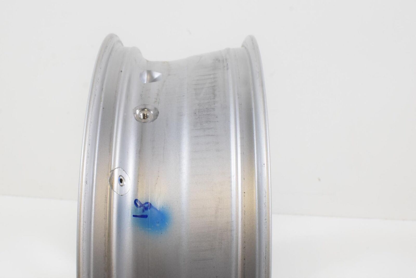 2009 BMW F800 ST K71 Rear Wheel Rim DENT 5.5x17 36317684724 {{ shop.shopifyCountryName }} - Mototech271
