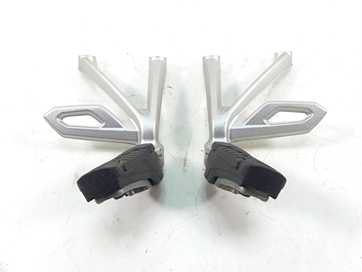 2016 BMW R1200GS Adv K51 Rear Passenger Footpeg Set 46718526741 46718526742 {{ shop.shopifyCountryName }} - Mototech271