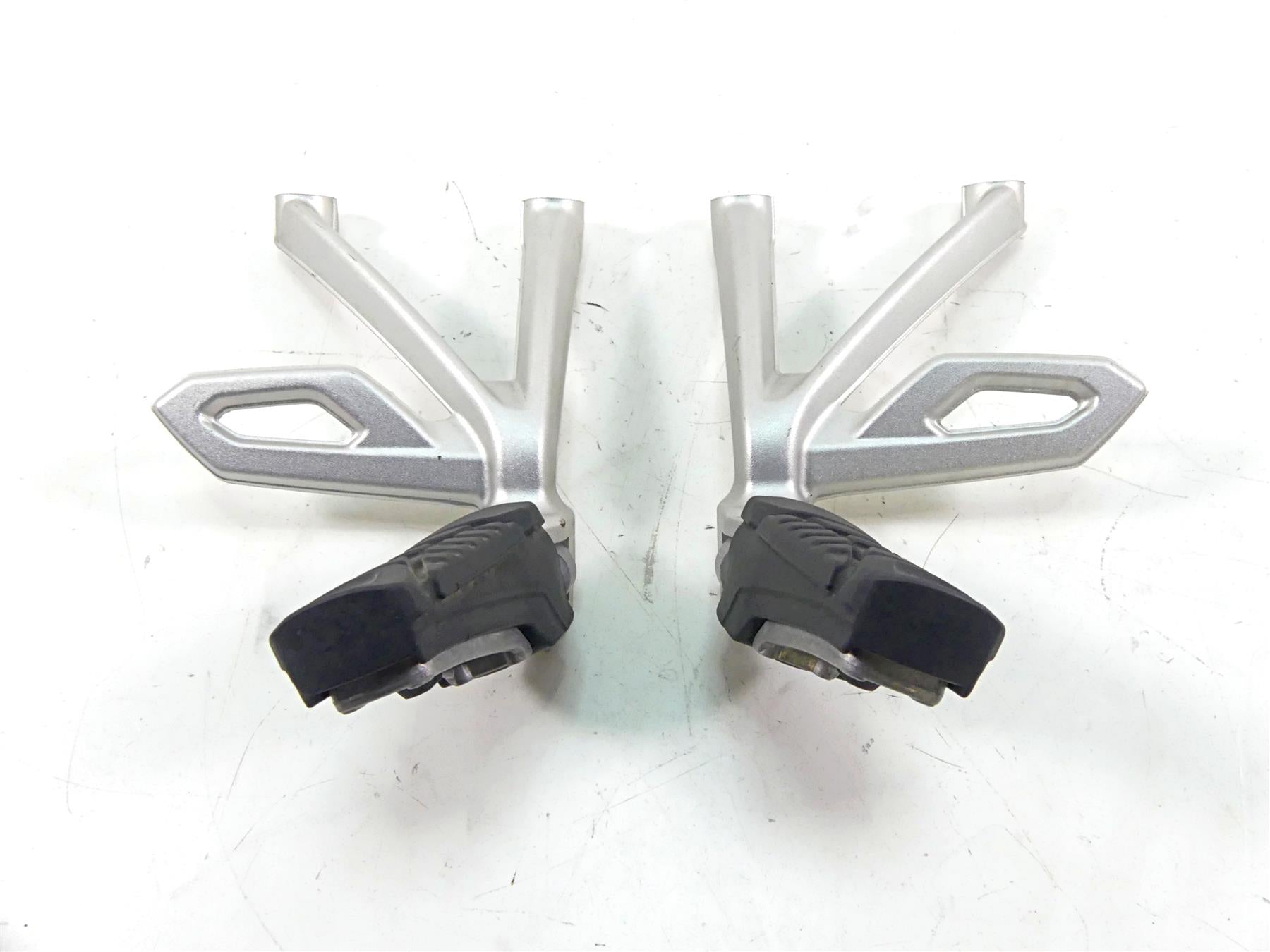 2016 BMW R1200GS Adv K51 Rear Passenger Footpeg Set 46718526741 46718526742 {{ shop.shopifyCountryName }} - Mototech271
