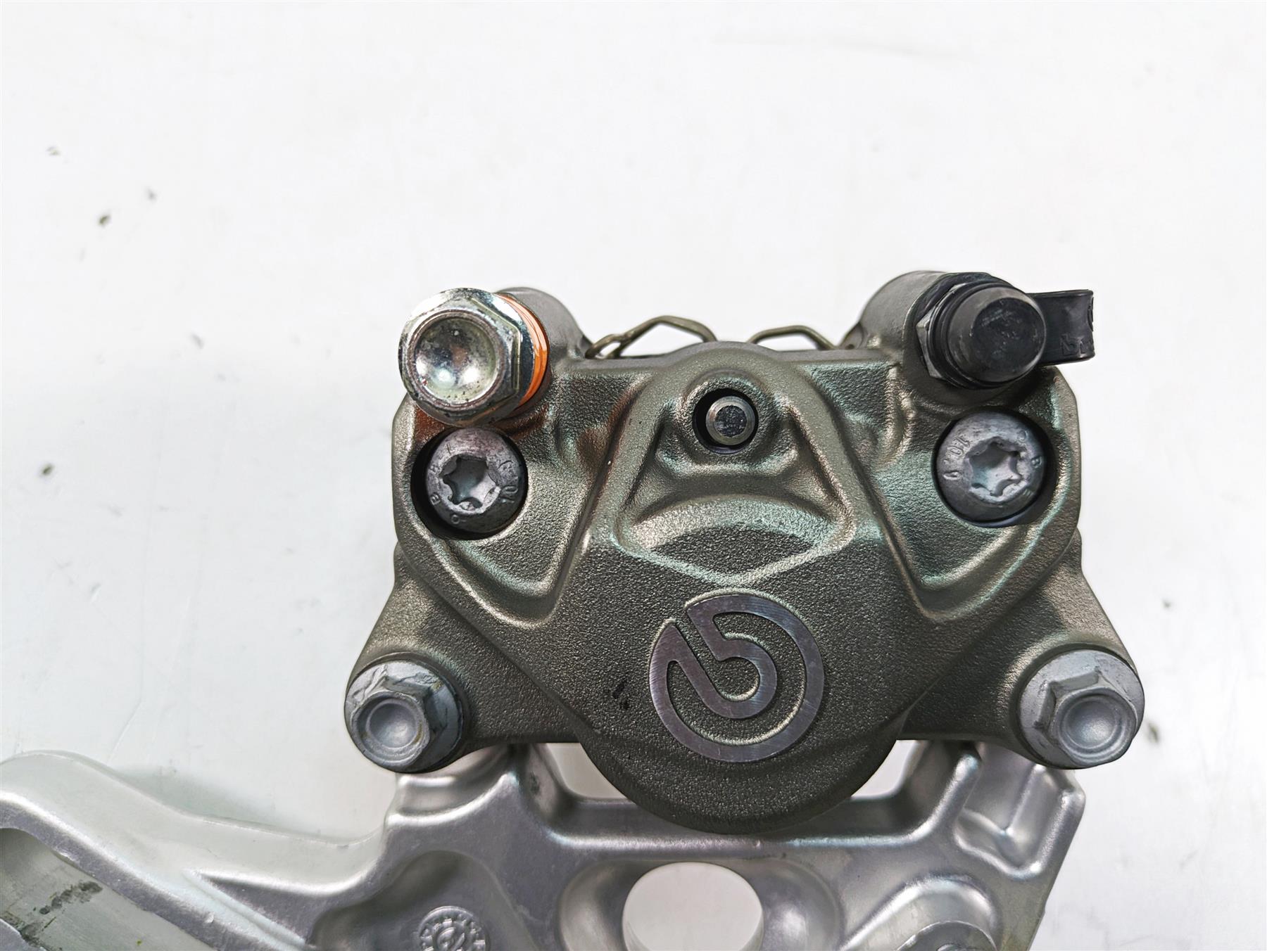 2020 Aprilia Tuono V4 Factory Rear Brembo Brake Caliper B044357 {{ shop.shopifyCountryName }} - Mototech271