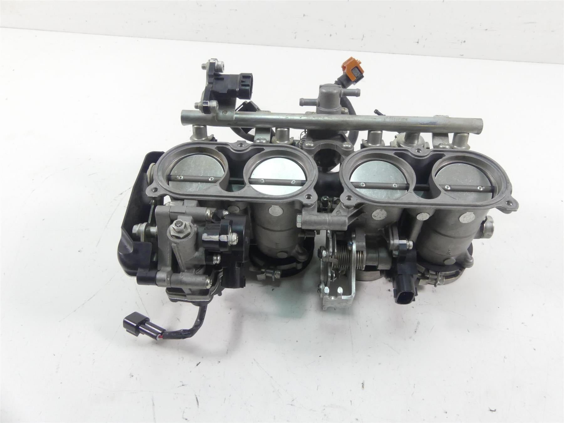 2008 Yamaha FZ1 Fazer Mikuni Throttle Body Bodies & Wiring 2D1-13750-20-00 {{ shop.shopifyCountryName }} - Mototech271