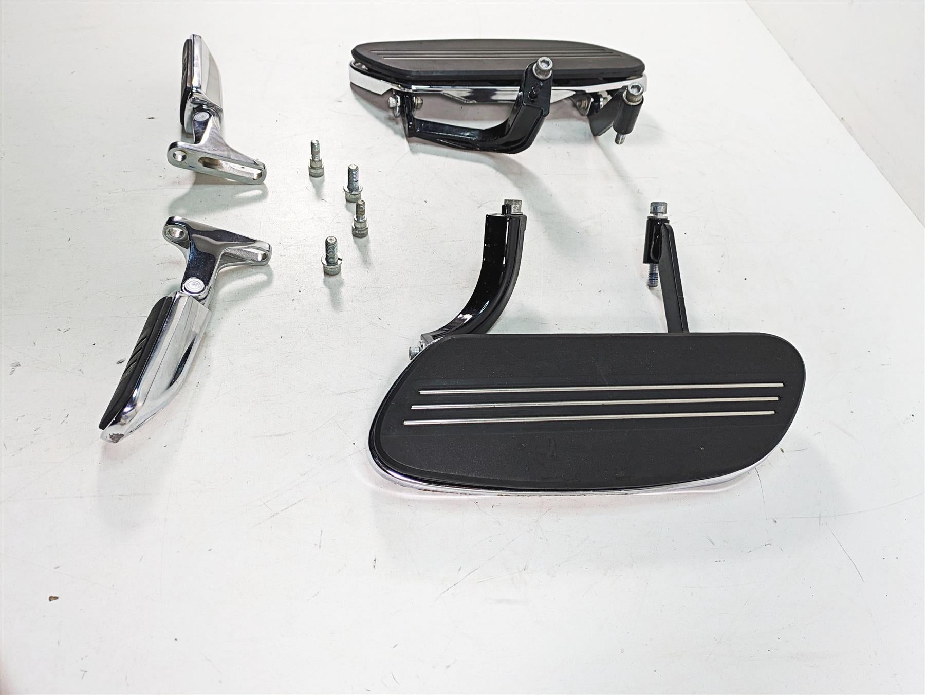 2020 Harley Touring FLHX Street Glide Front Rear Floorboard Footpeg Set 50684-11 {{ shop.shopifyCountryName }} - Mototech271