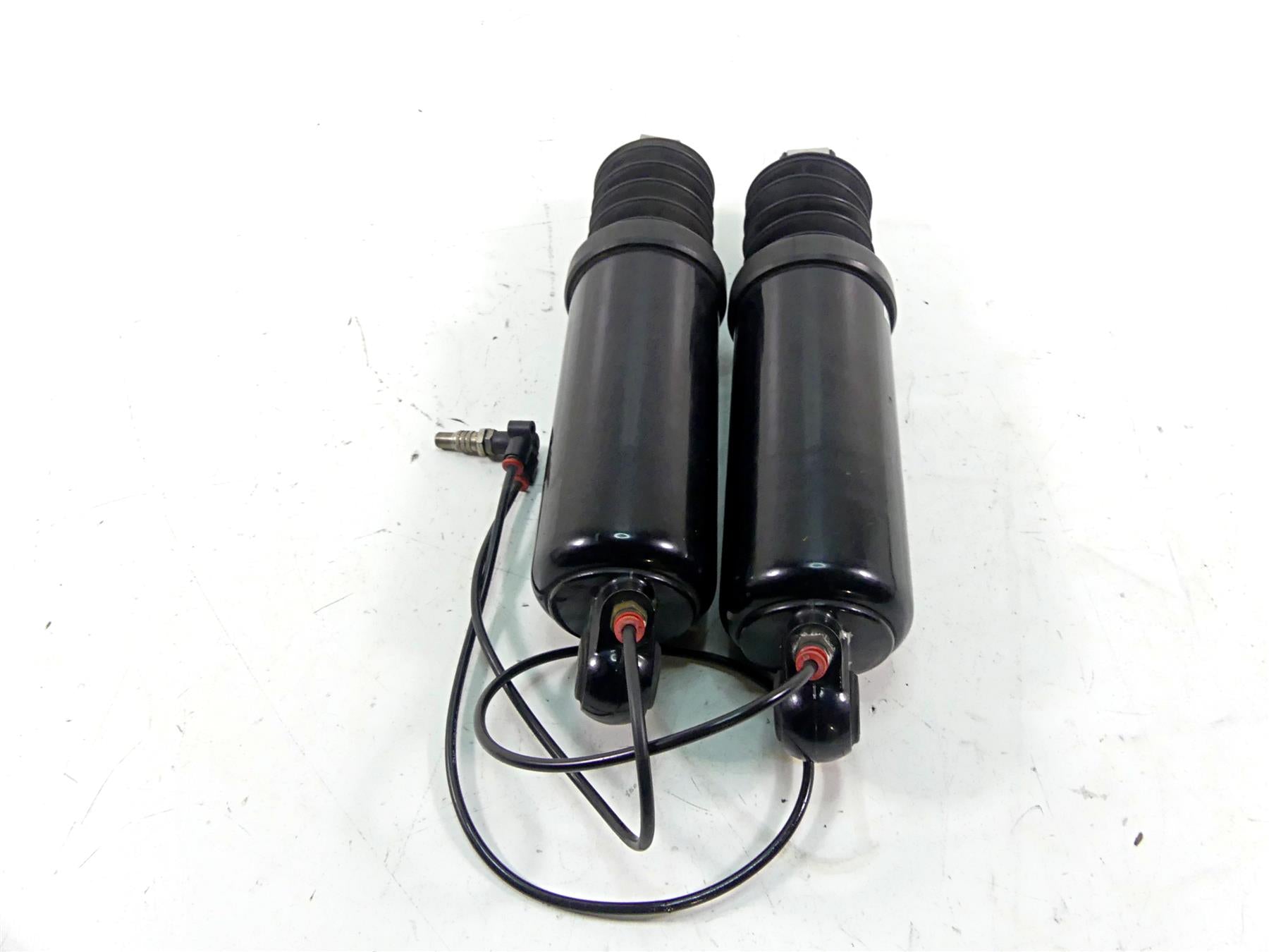 2008 Harley Touring FLHX Street Glide Rear 12" Air Shock Suspension 54662-02A {{ shop.shopifyCountryName }} - Mototech271